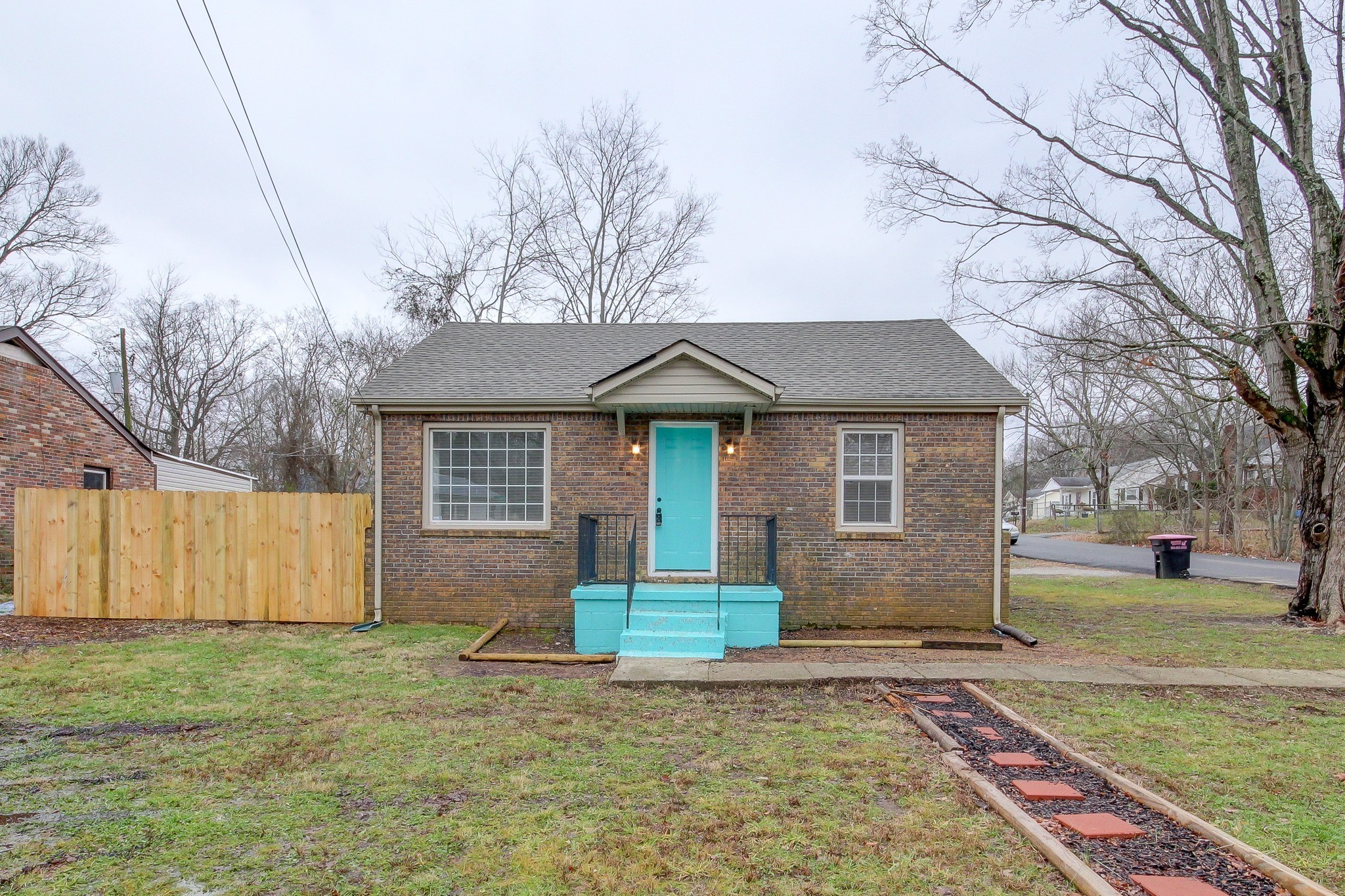 1302 Daniel Street Property Photo 1