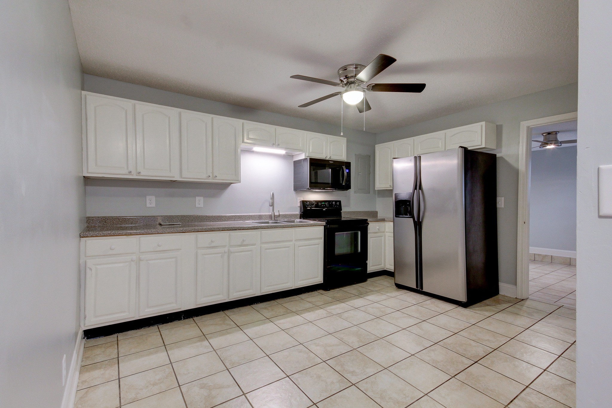 1302 Daniel Street Property Photo 4