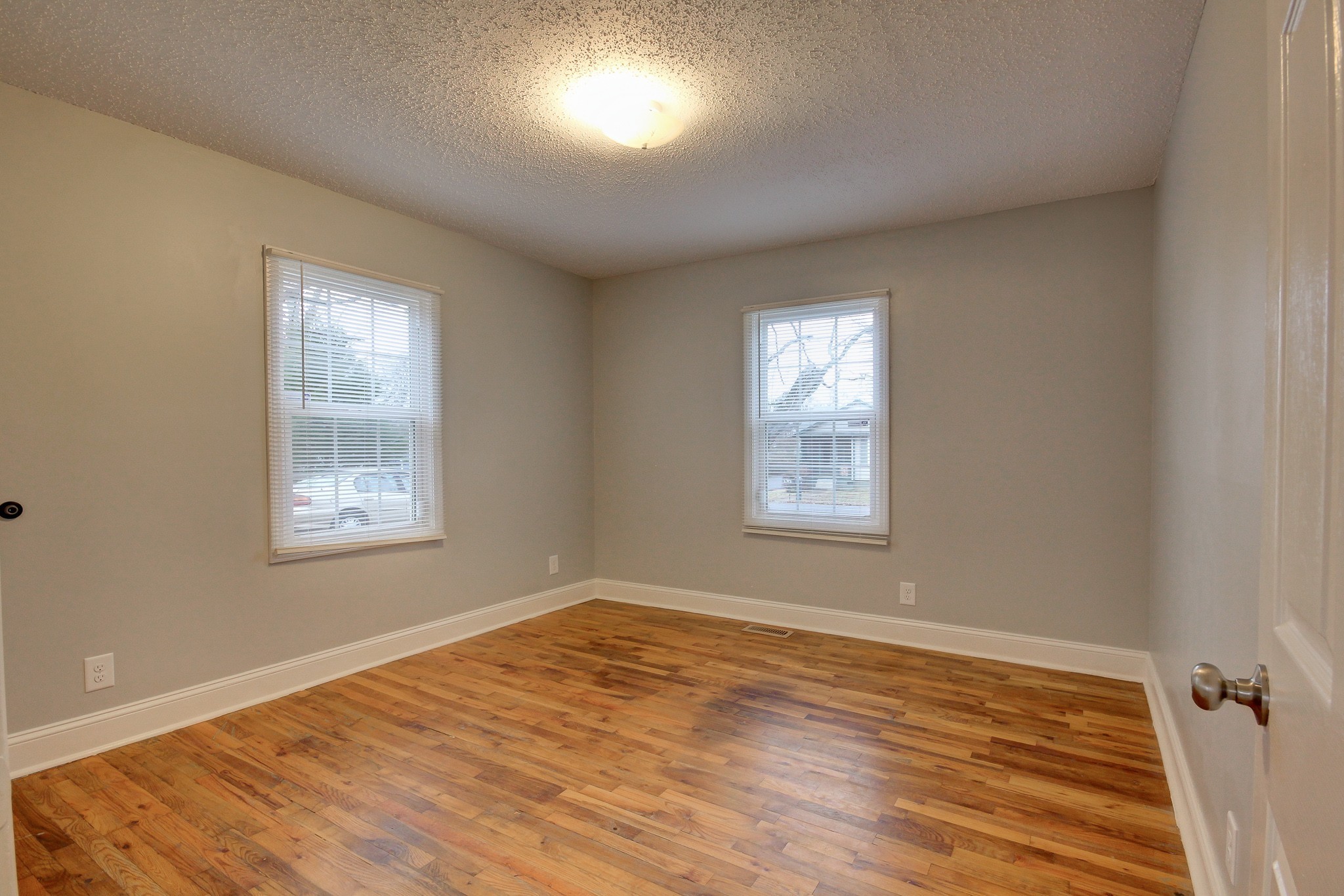 1302 Daniel Street Property Photo 8
