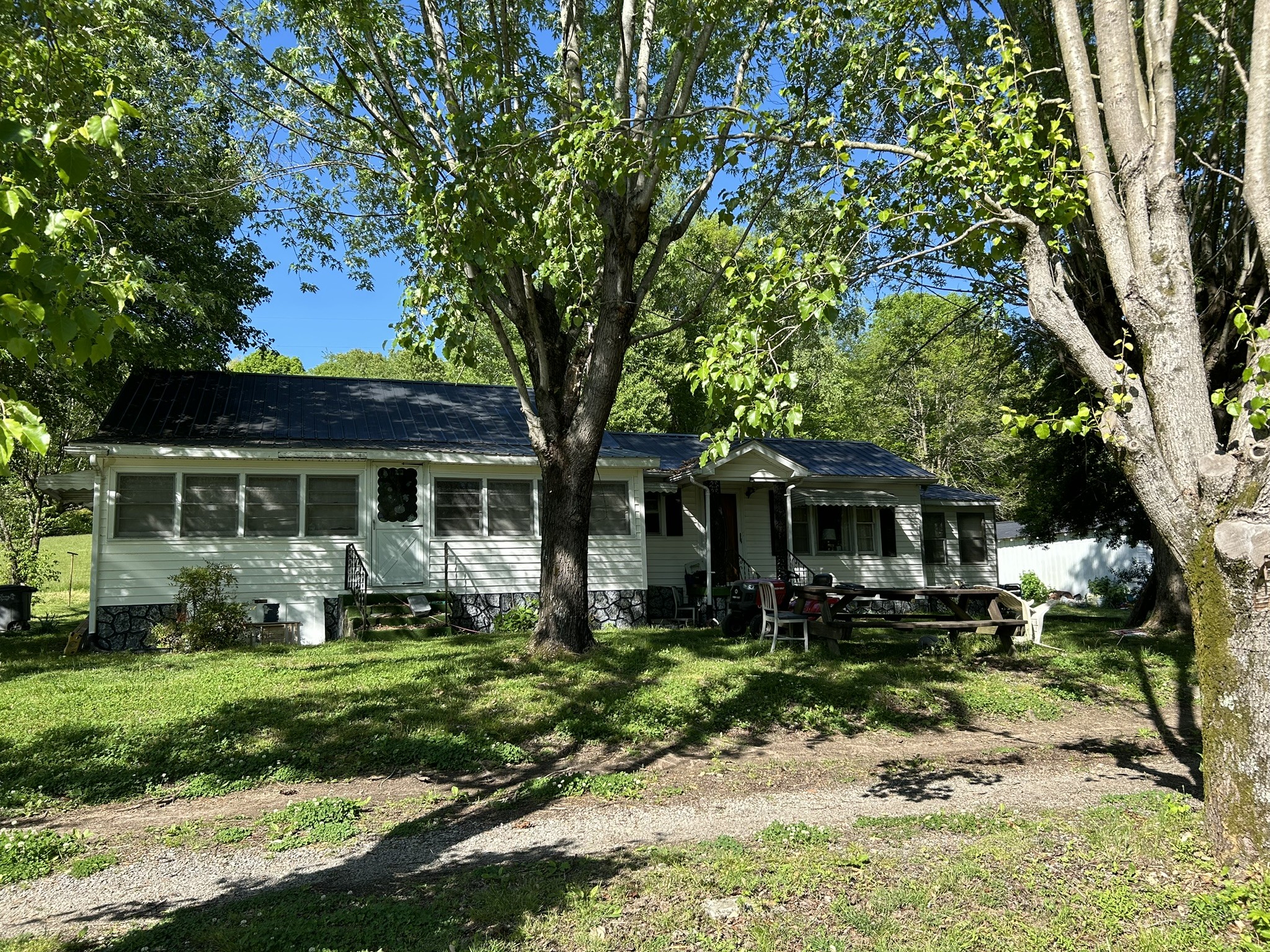 1001 Witcher Hollow Rd Property Photo 4