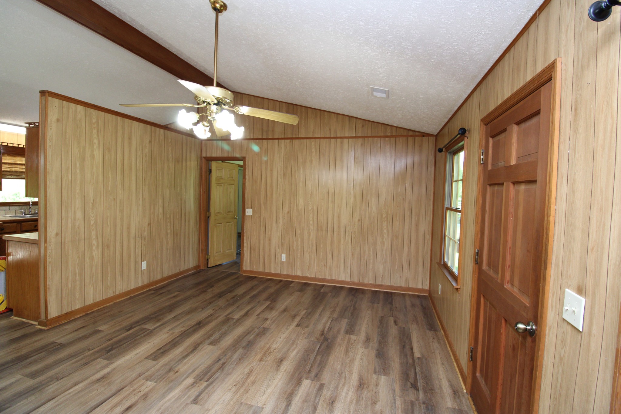 2492 Hartsville Road Property Photo 7