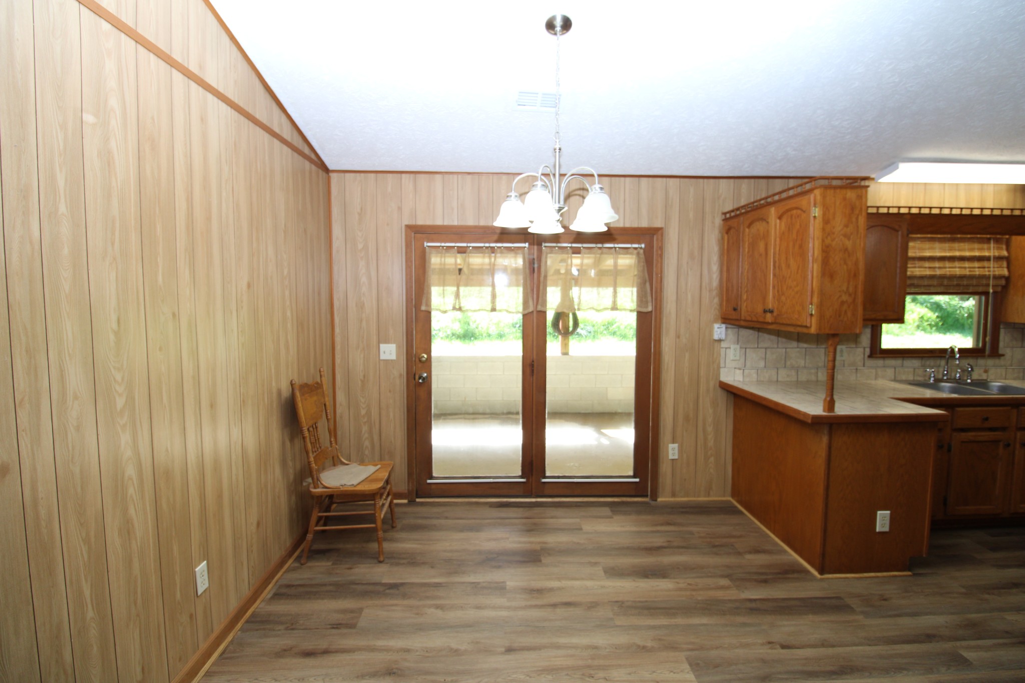 2492 Hartsville Road Property Photo 8