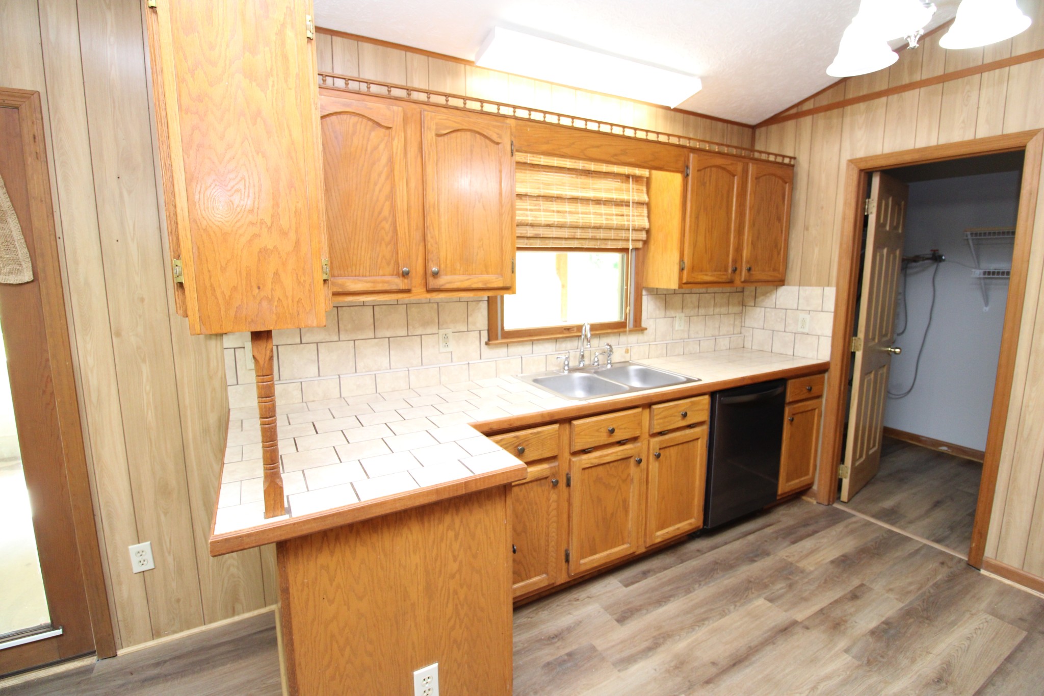 2492 Hartsville Road Property Photo 10