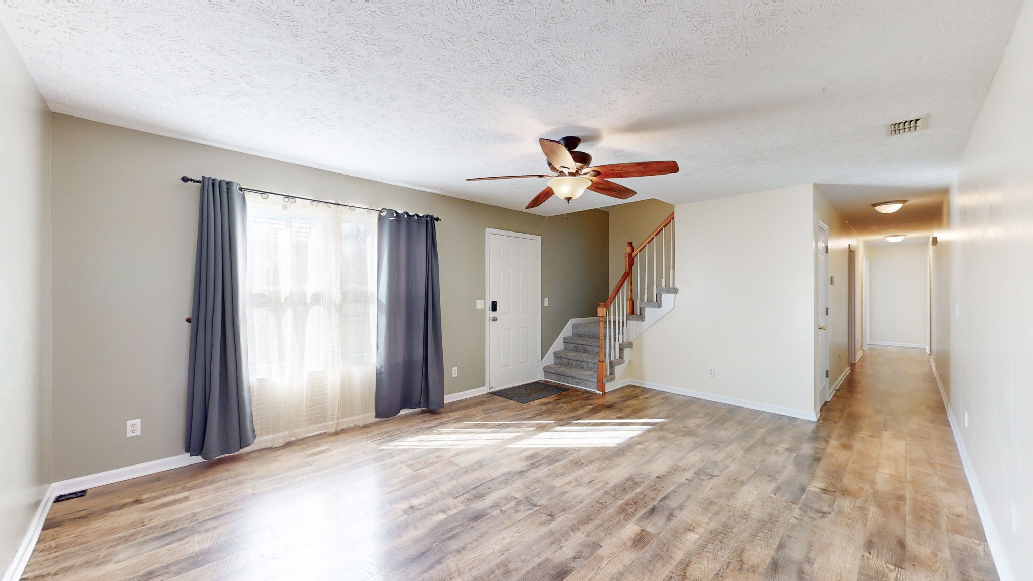 230 Sky Harbor Dr Property Photo 3