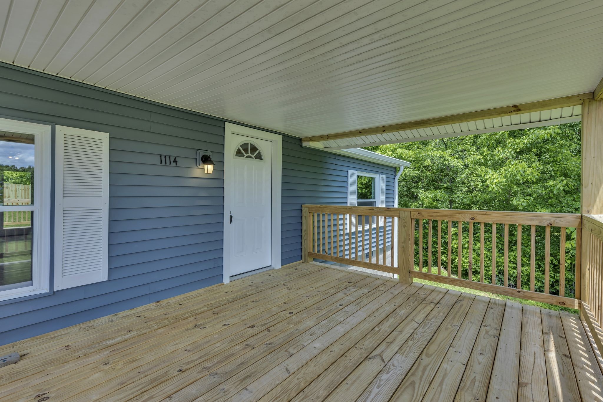 1114 John Shores Rd Property Photo 3