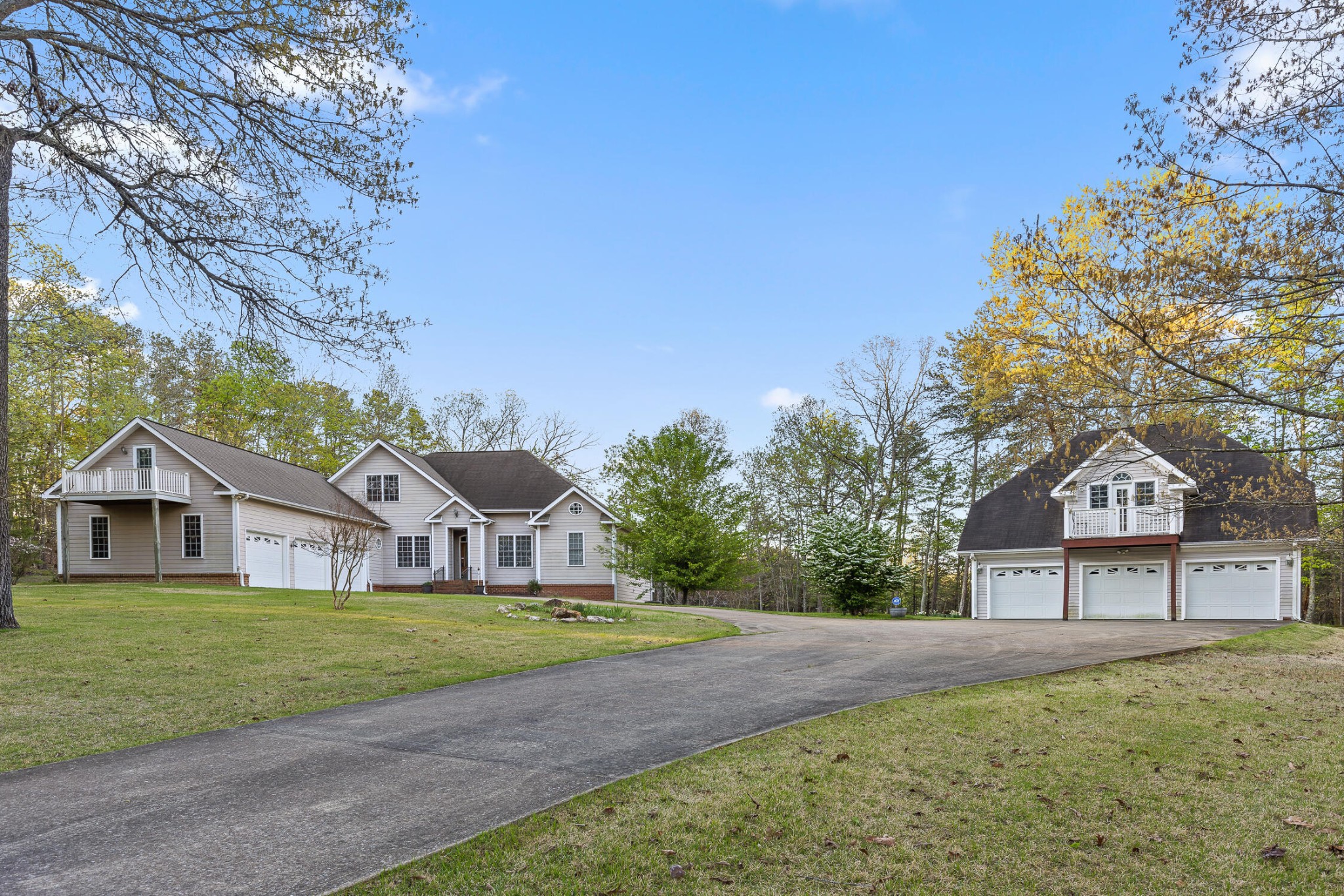 8710 Hidden Branches Road Property Photo 2