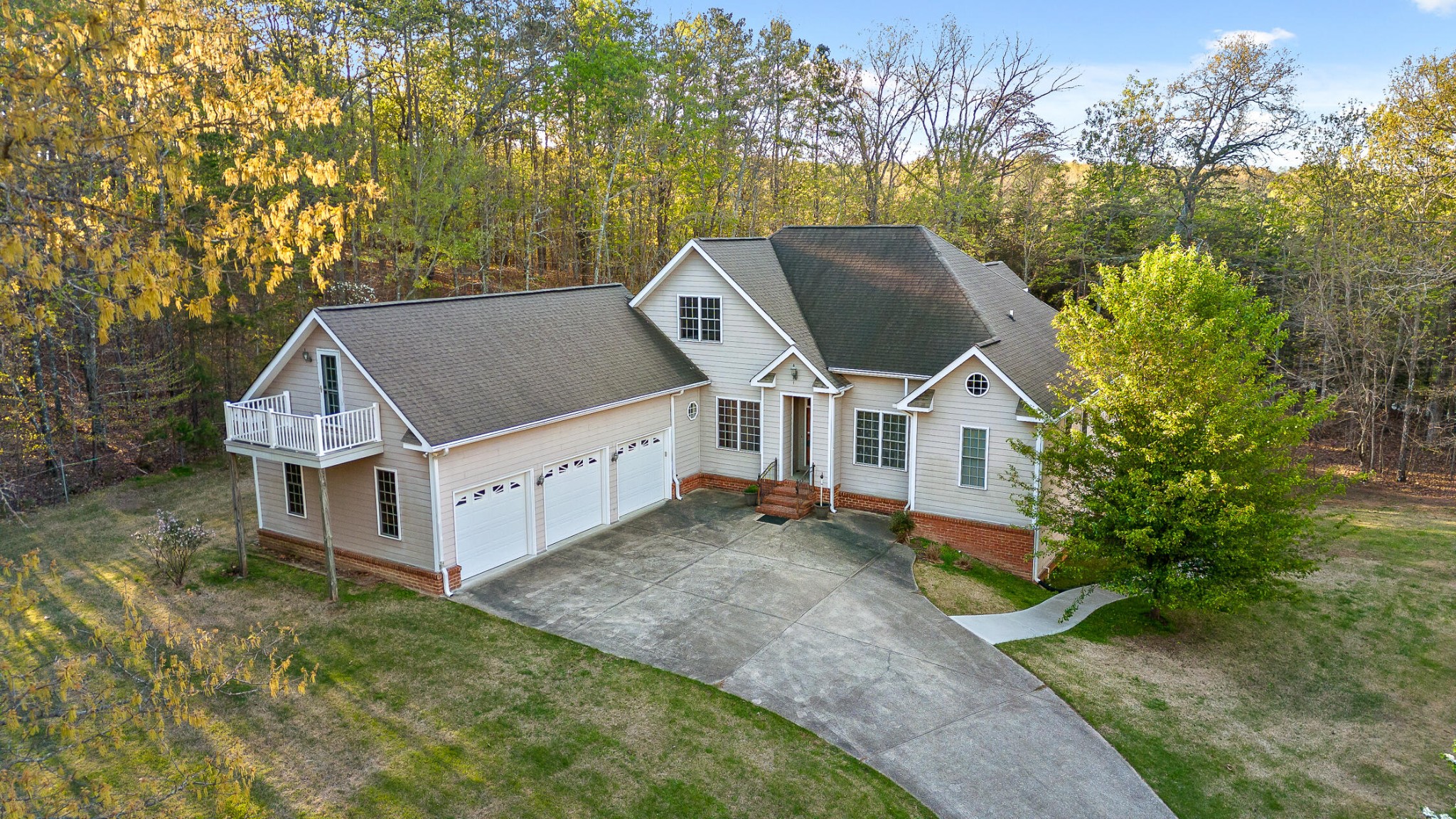 8710 Hidden Branches Road Property Photo 3