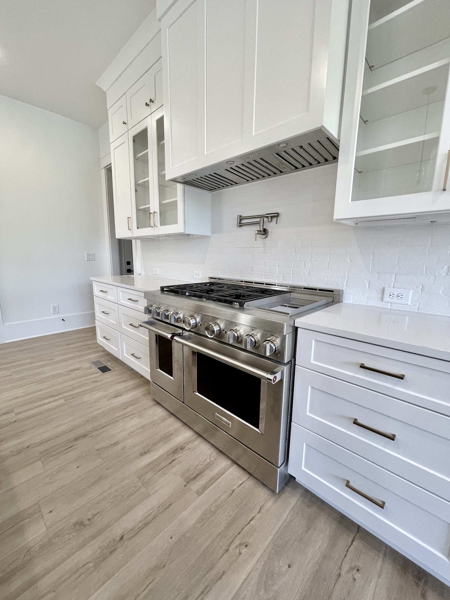 1752 White Hart Lane Property Photo 30