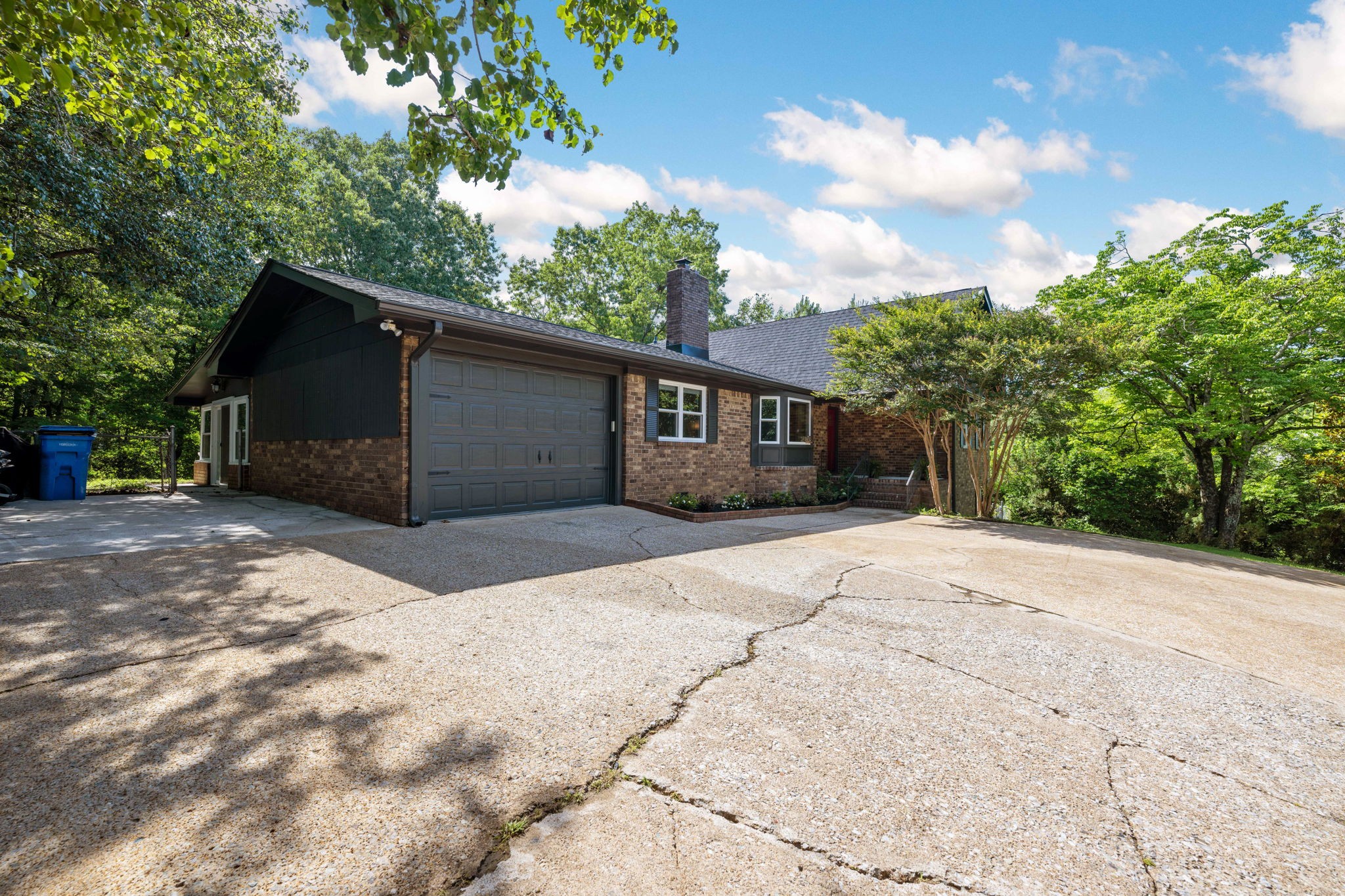 1220 Franklin Dr Property Photo 3