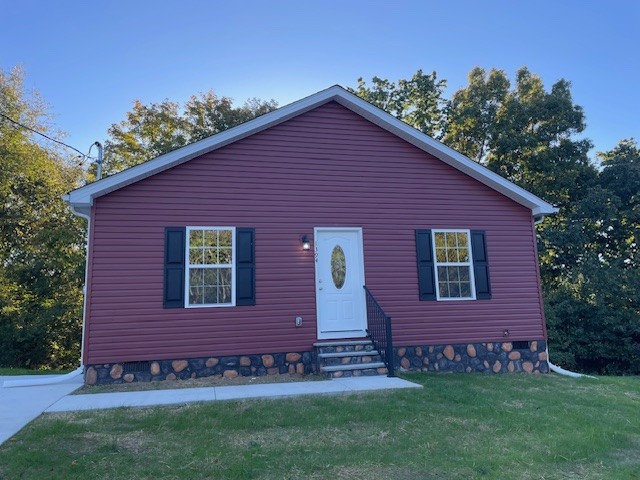 1394 Tanyard Hill Rd Property Photo 2