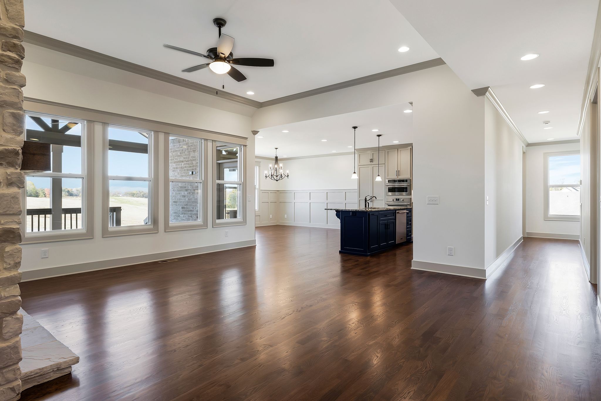 3030 Henley Way Property Photo 12