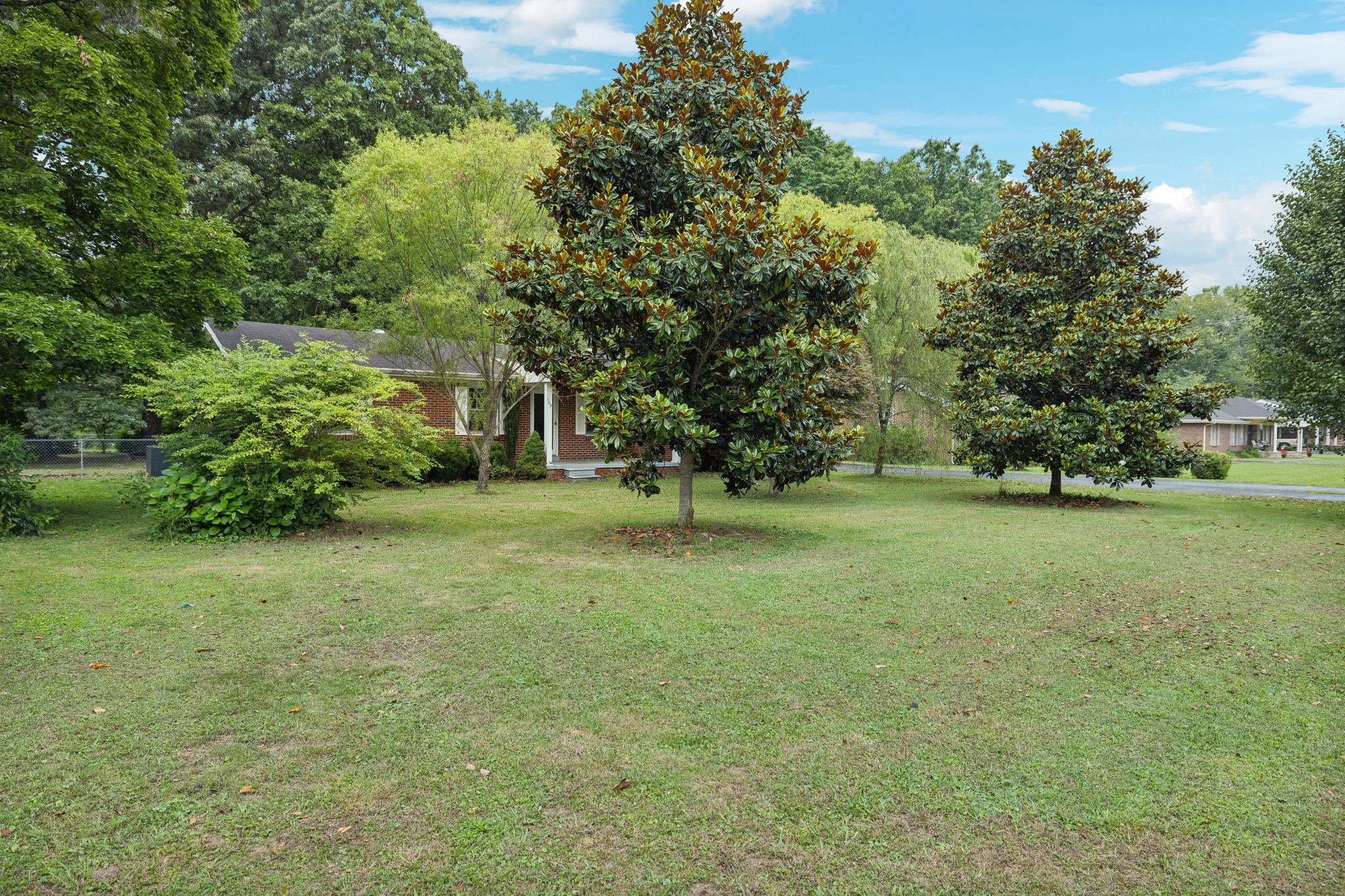 509 Crestwood Dr Property Photo 4