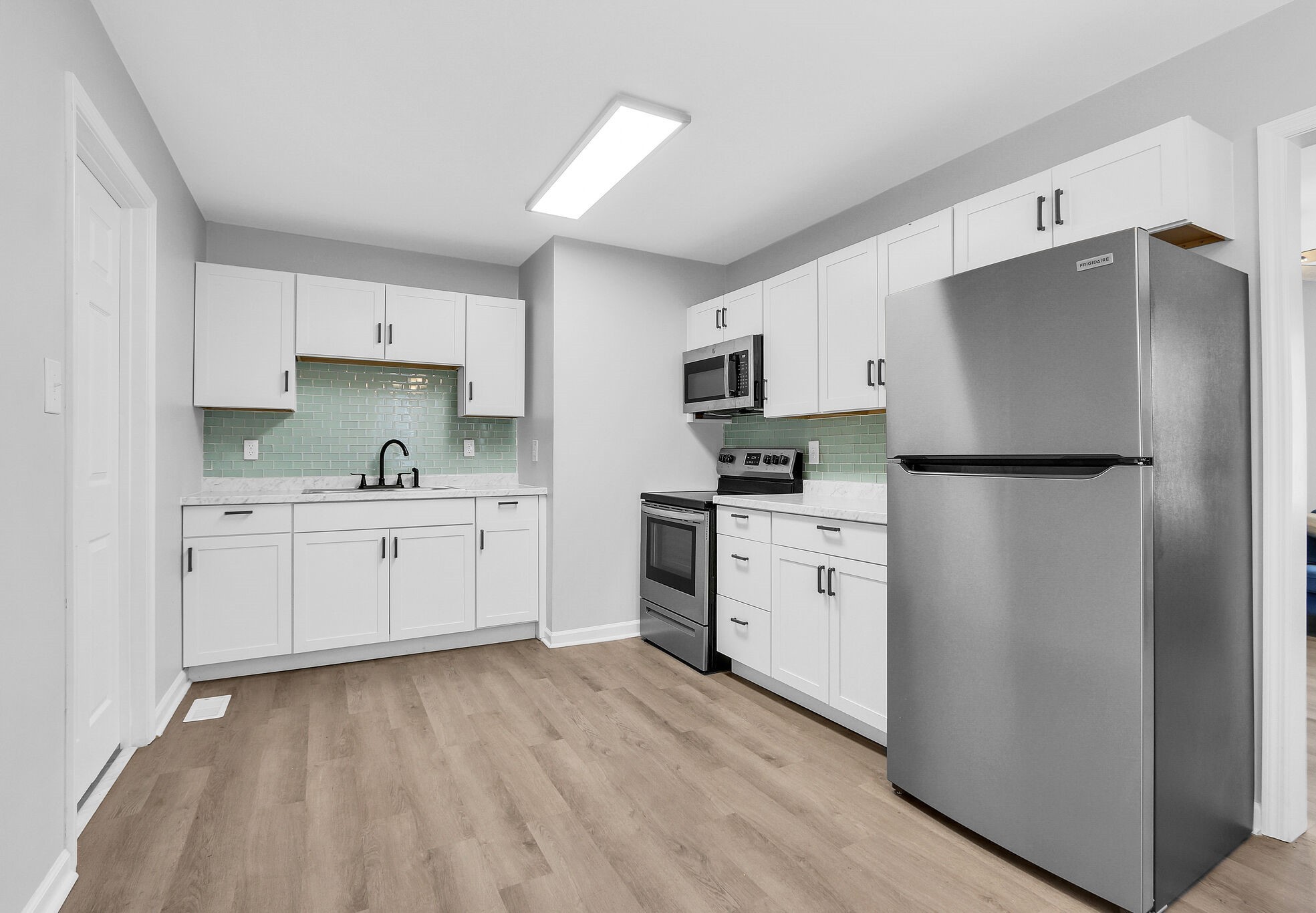 2128 Thomas Ave Property Photo 5