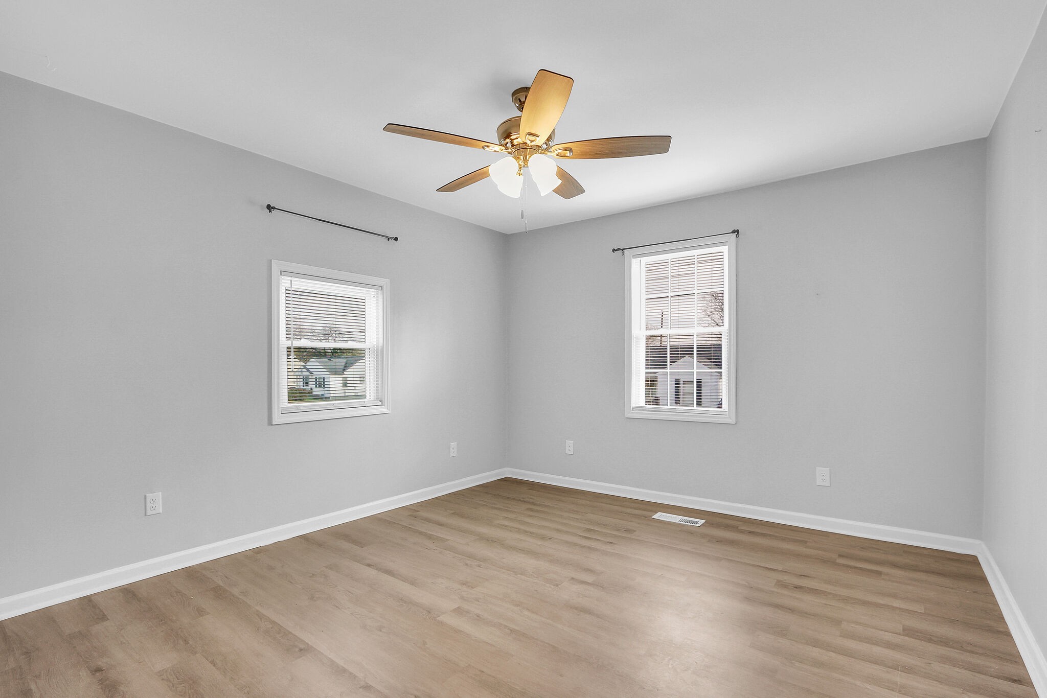 2128 Thomas Ave Property Photo 10