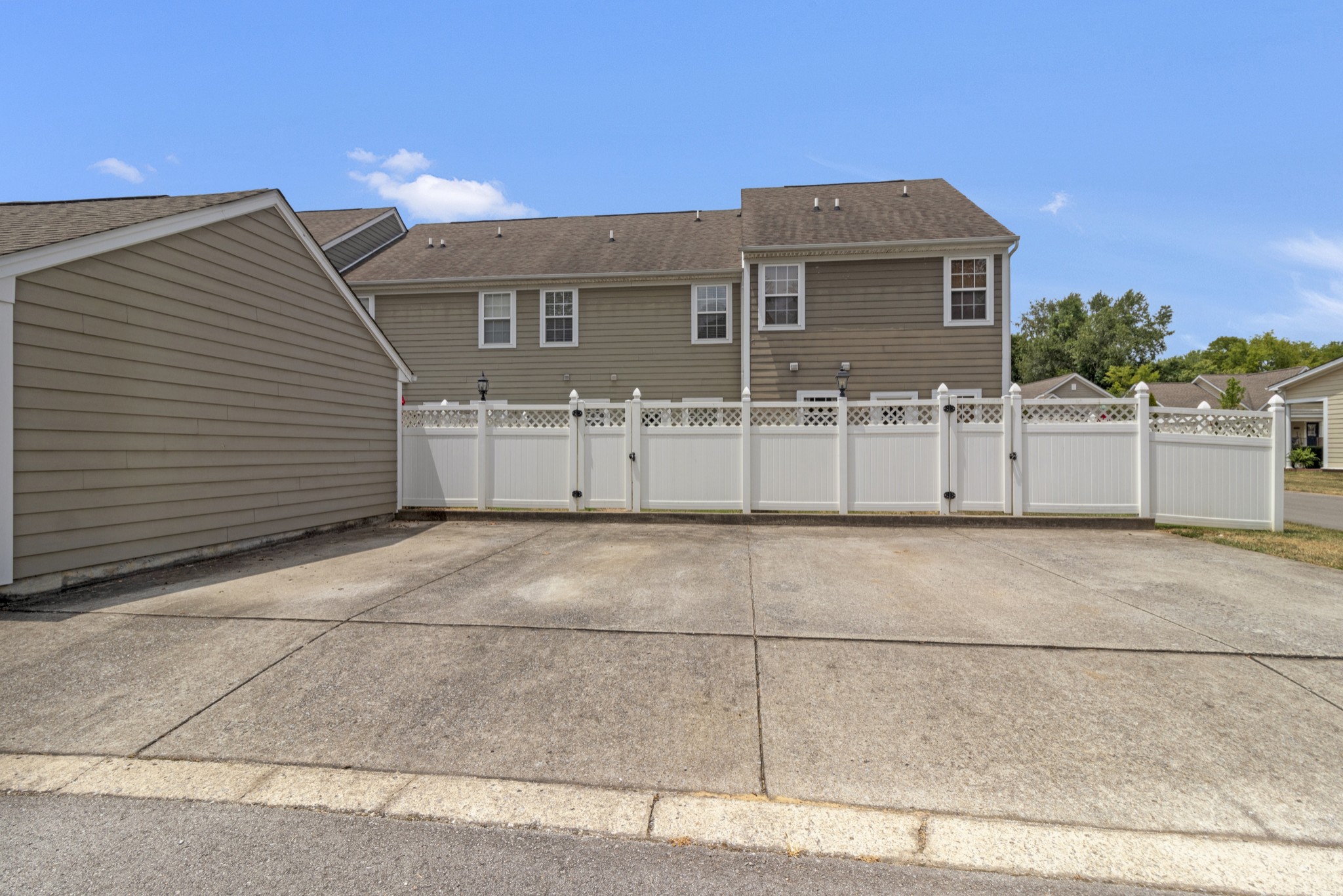 2025 Avery Park Dr Property Photo 32