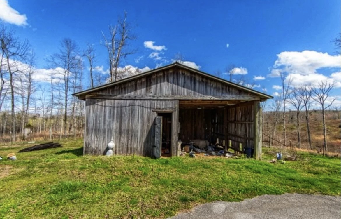 119 Kelleys Chapel Rd Property Photo 4