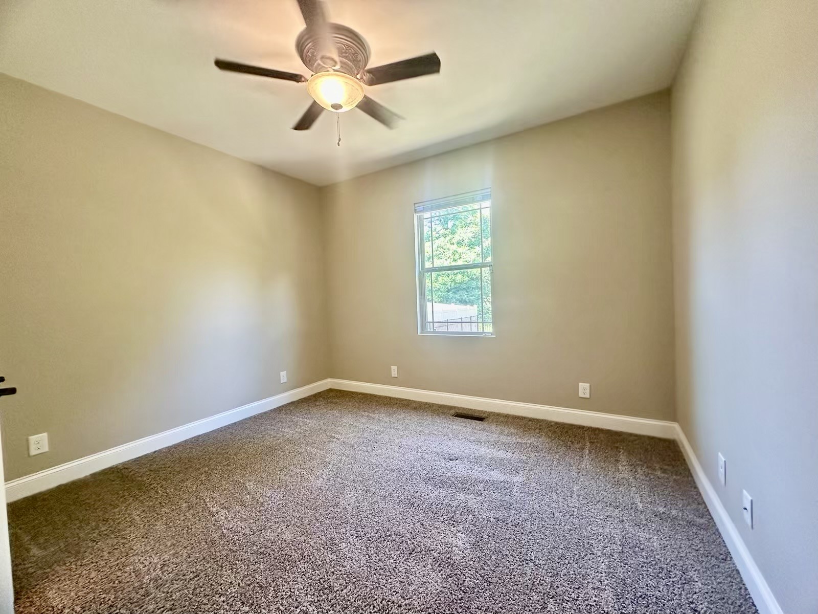 417 Zephyr Cv Property Photo 14