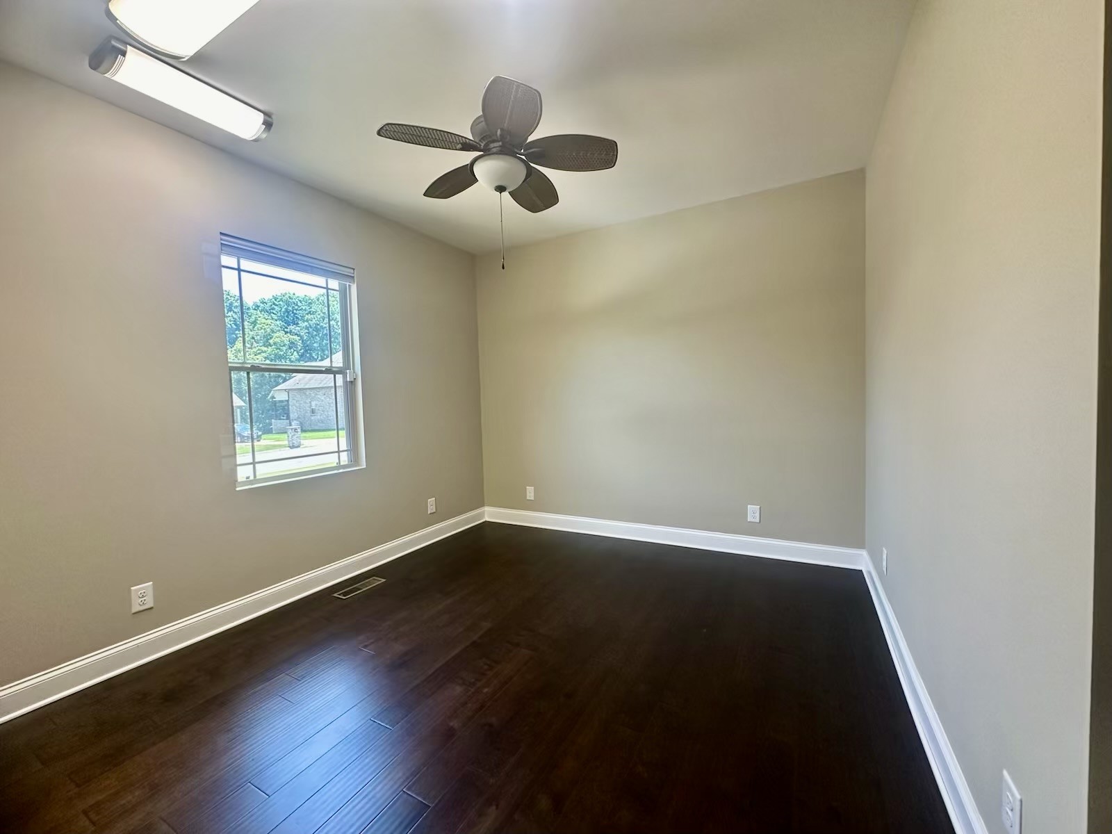417 Zephyr Cv Property Photo 16
