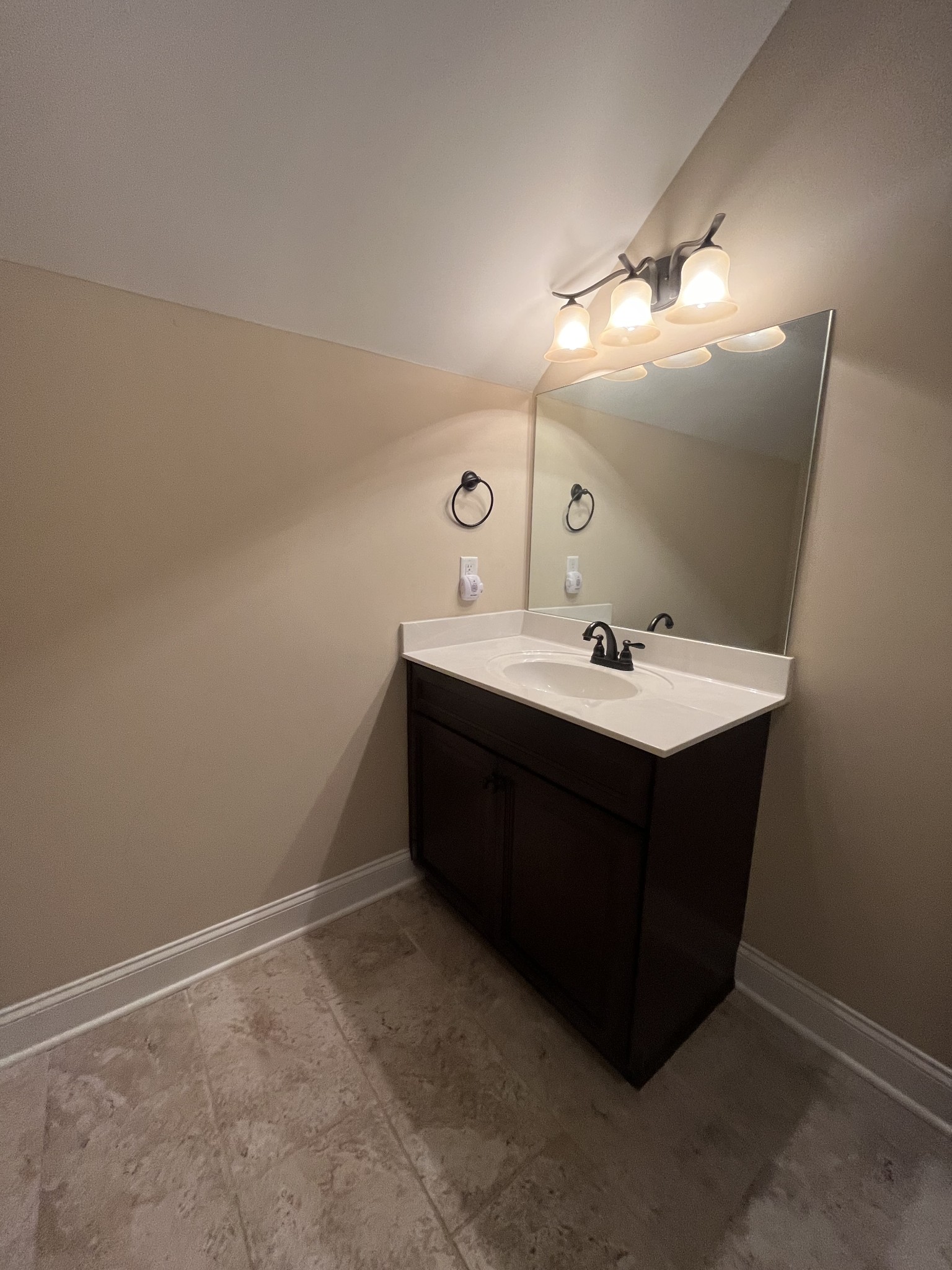 417 Zephyr Cv Property Photo 34
