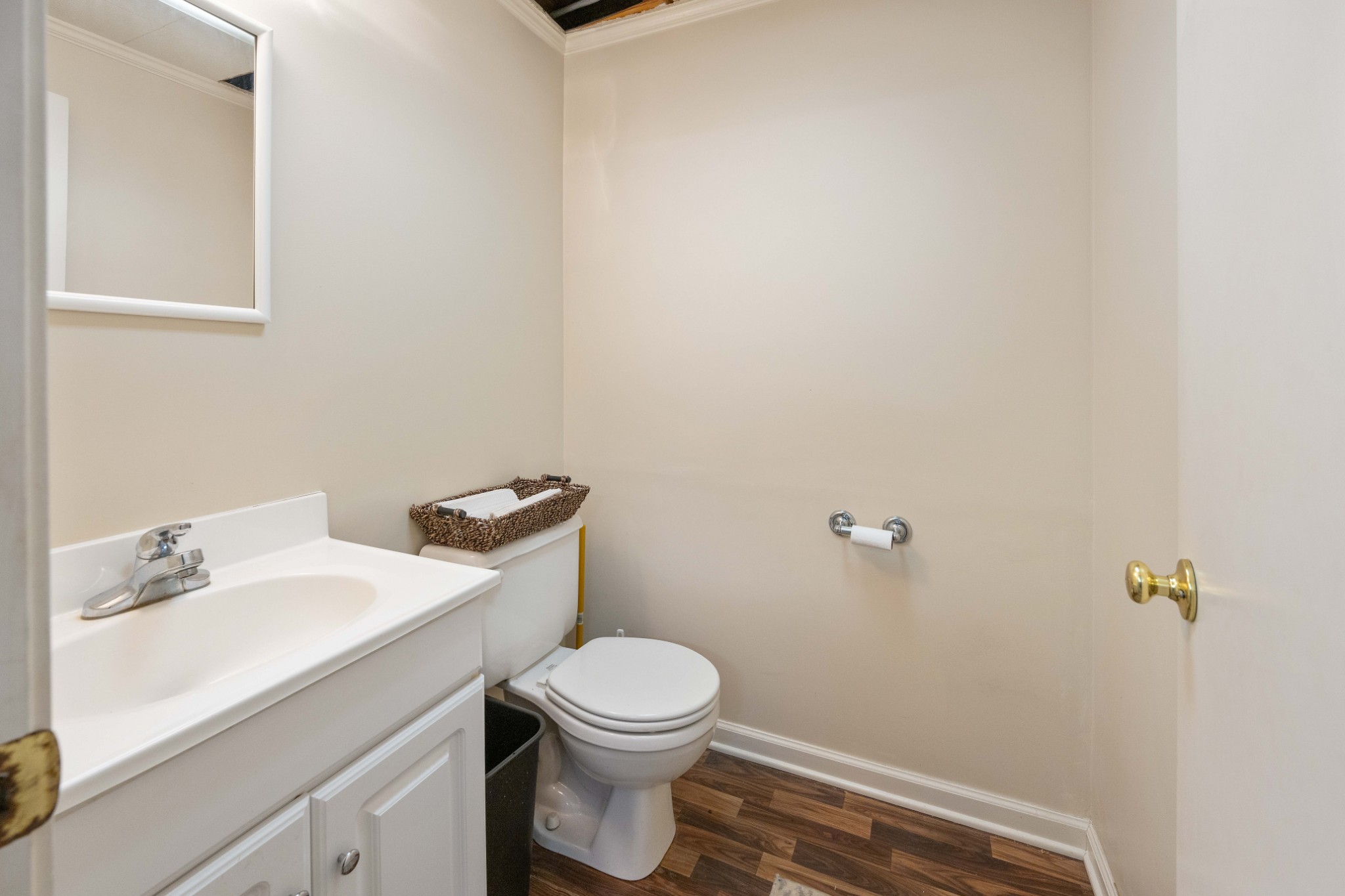 159 Court Sq Property Photo 11