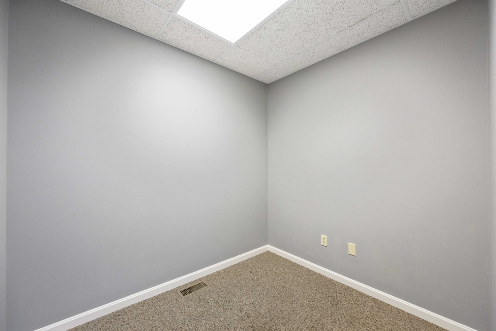 159 Court Sq Property Photo 18