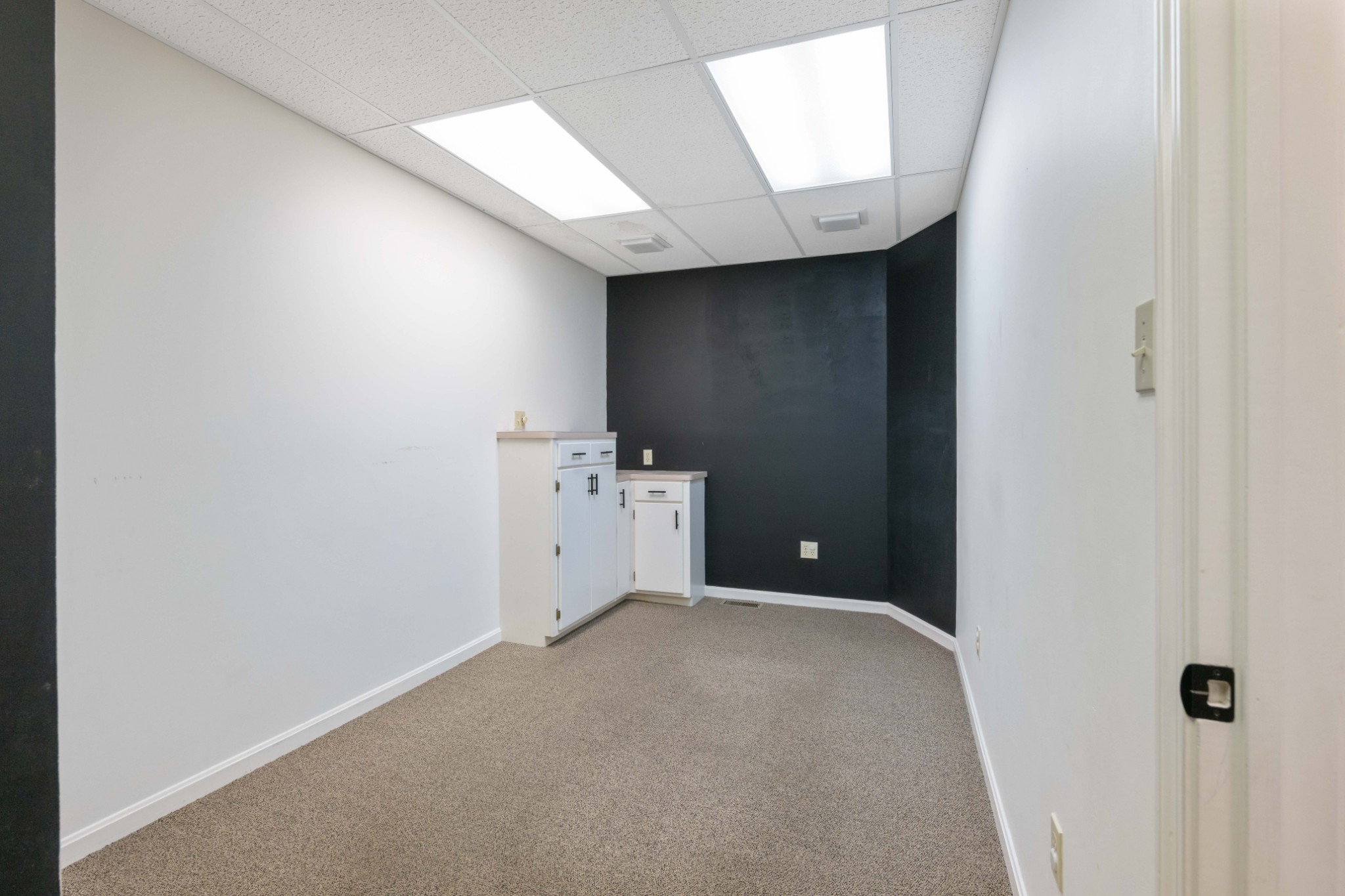 159 Court Sq Property Photo 20