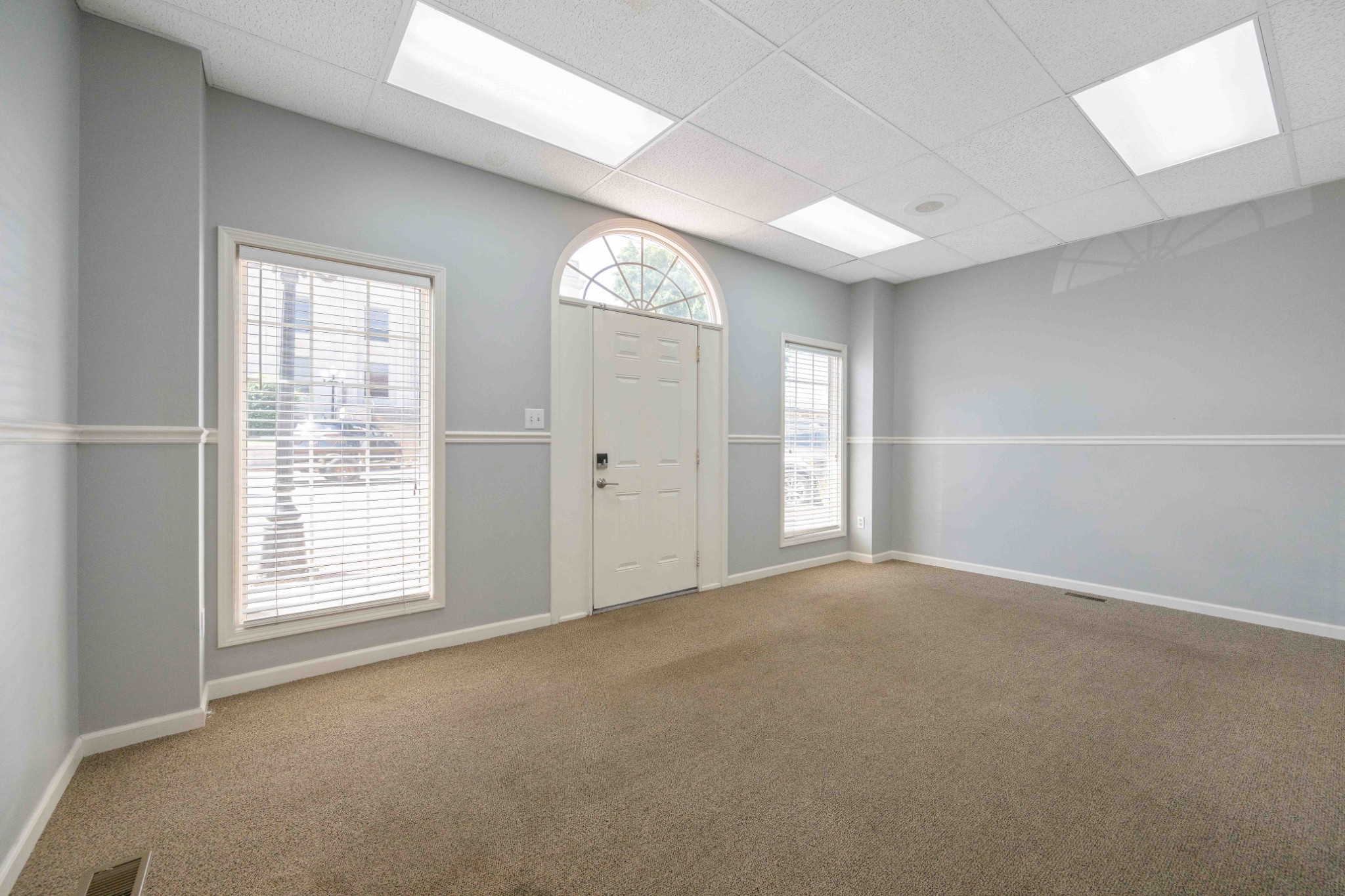 159 Court Sq Property Photo 29
