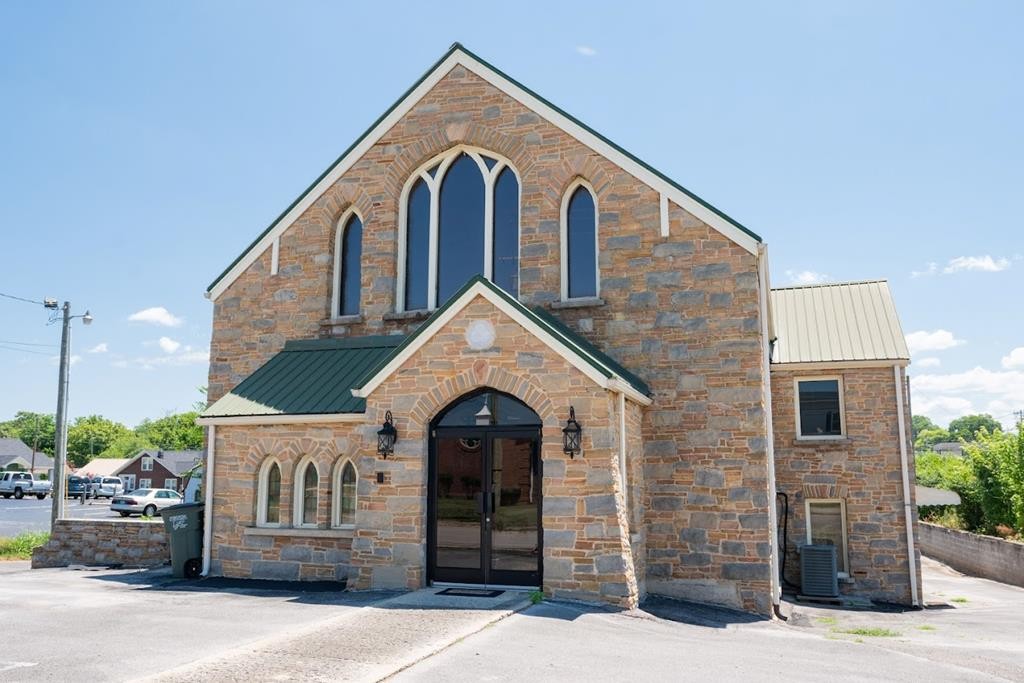 18 N Church St Property Photo
