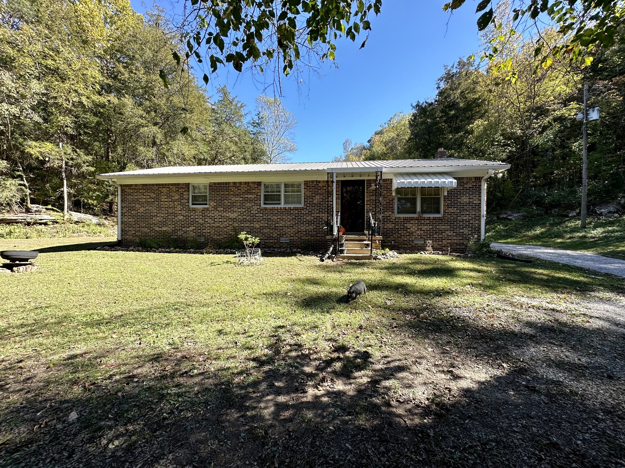 1783 Agnew Rd Property Photo 2
