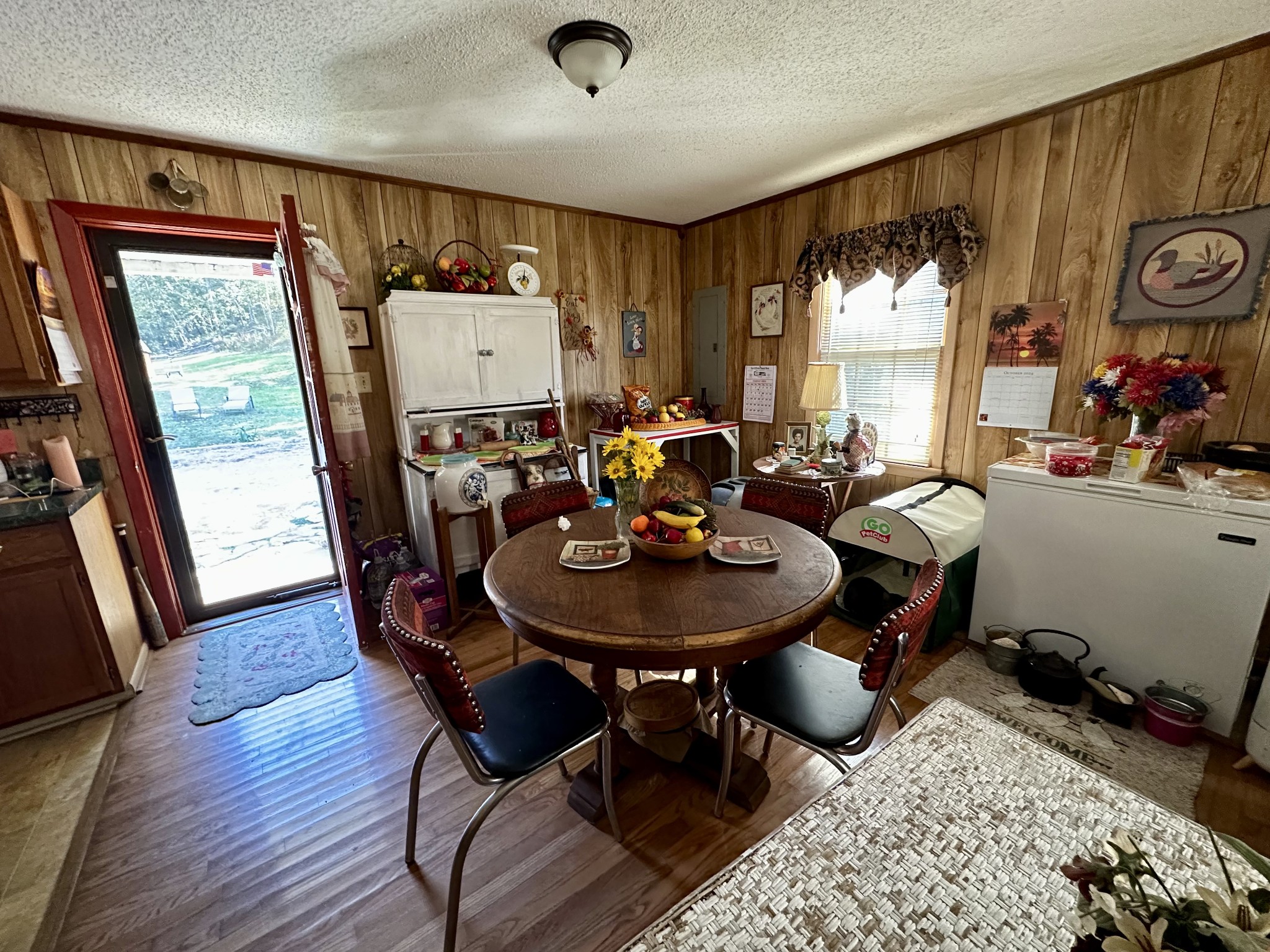 1783 Agnew Rd Property Photo 6