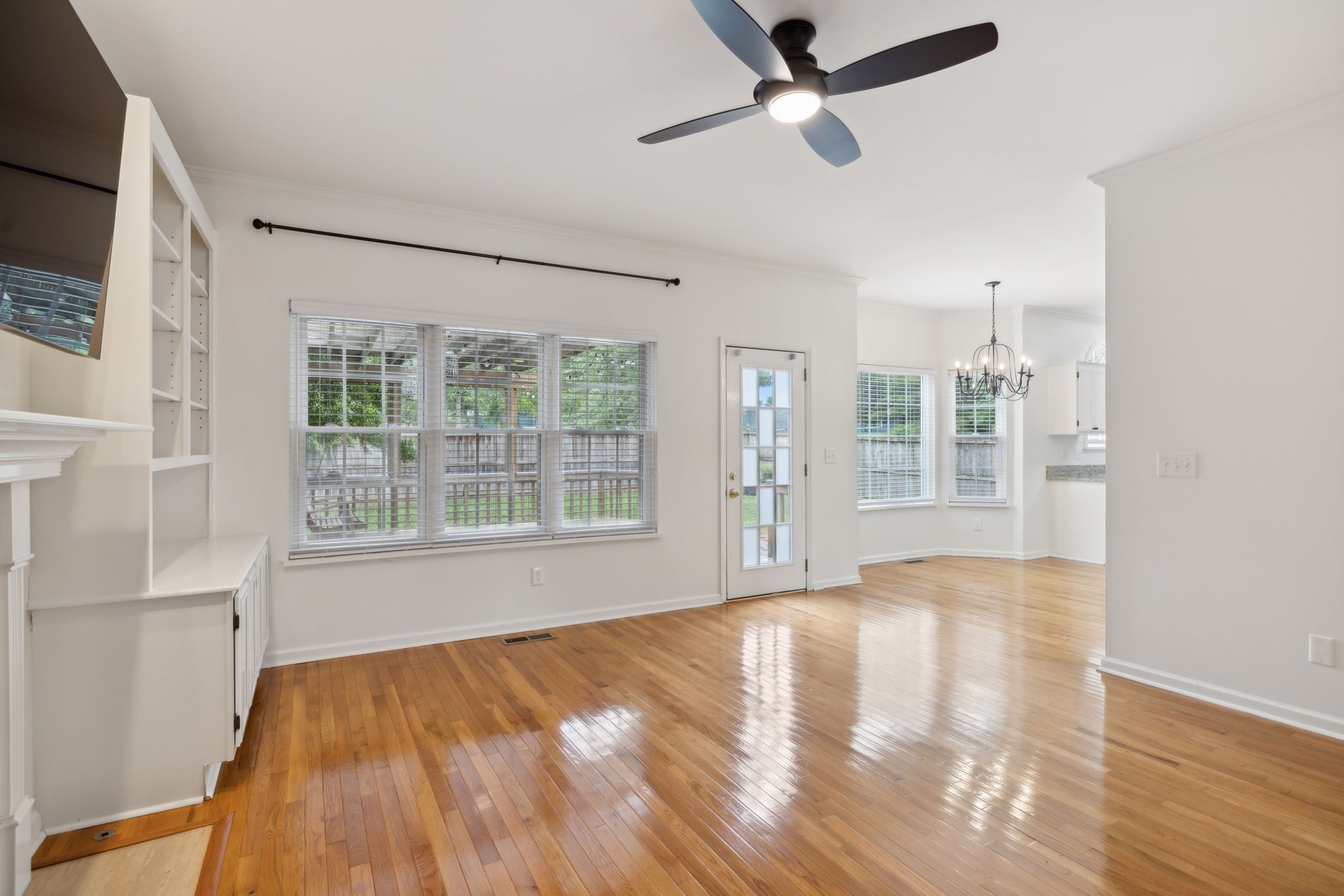 199 Clarendon Cir Property Photo 7
