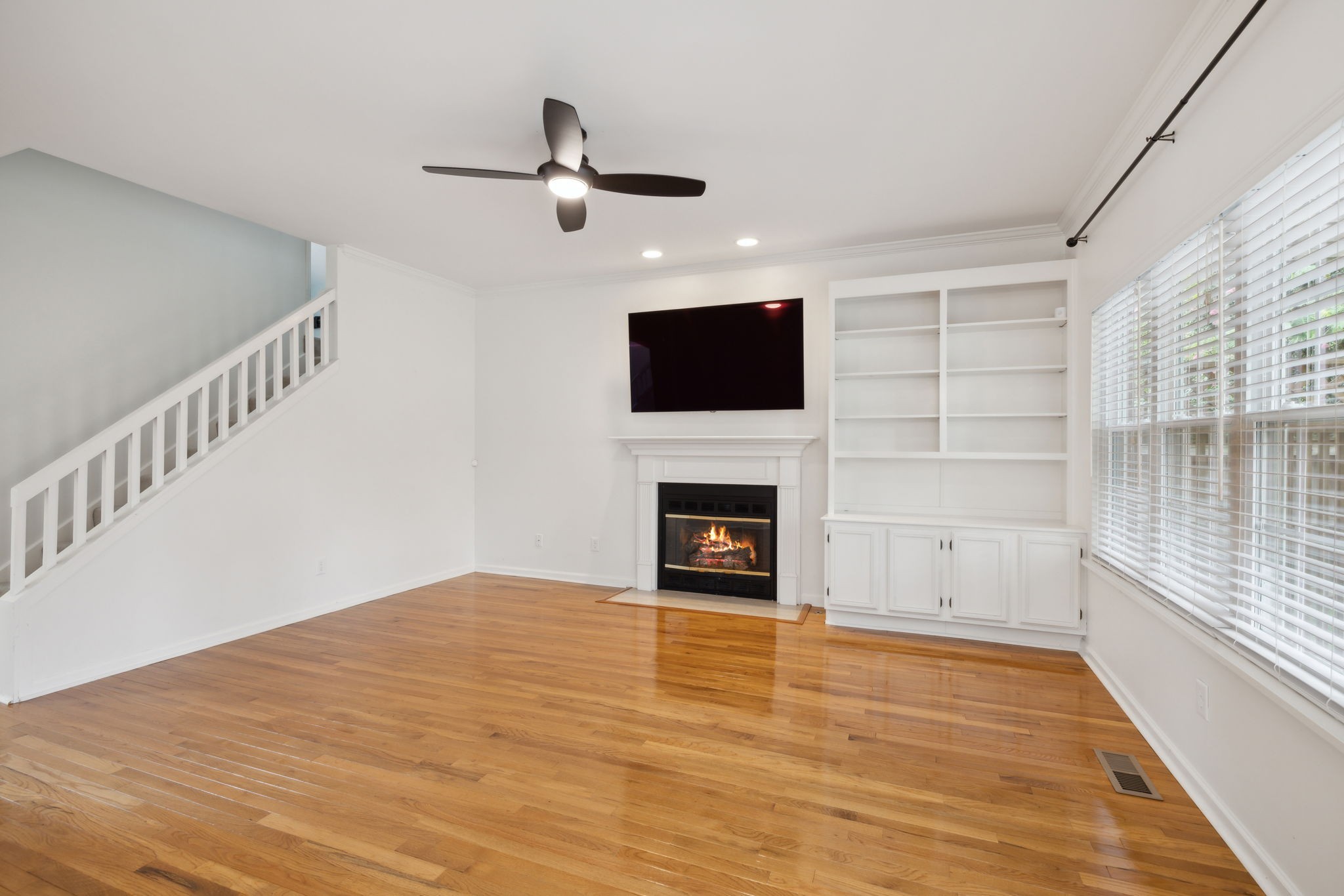 199 Clarendon Cir Property Photo 8