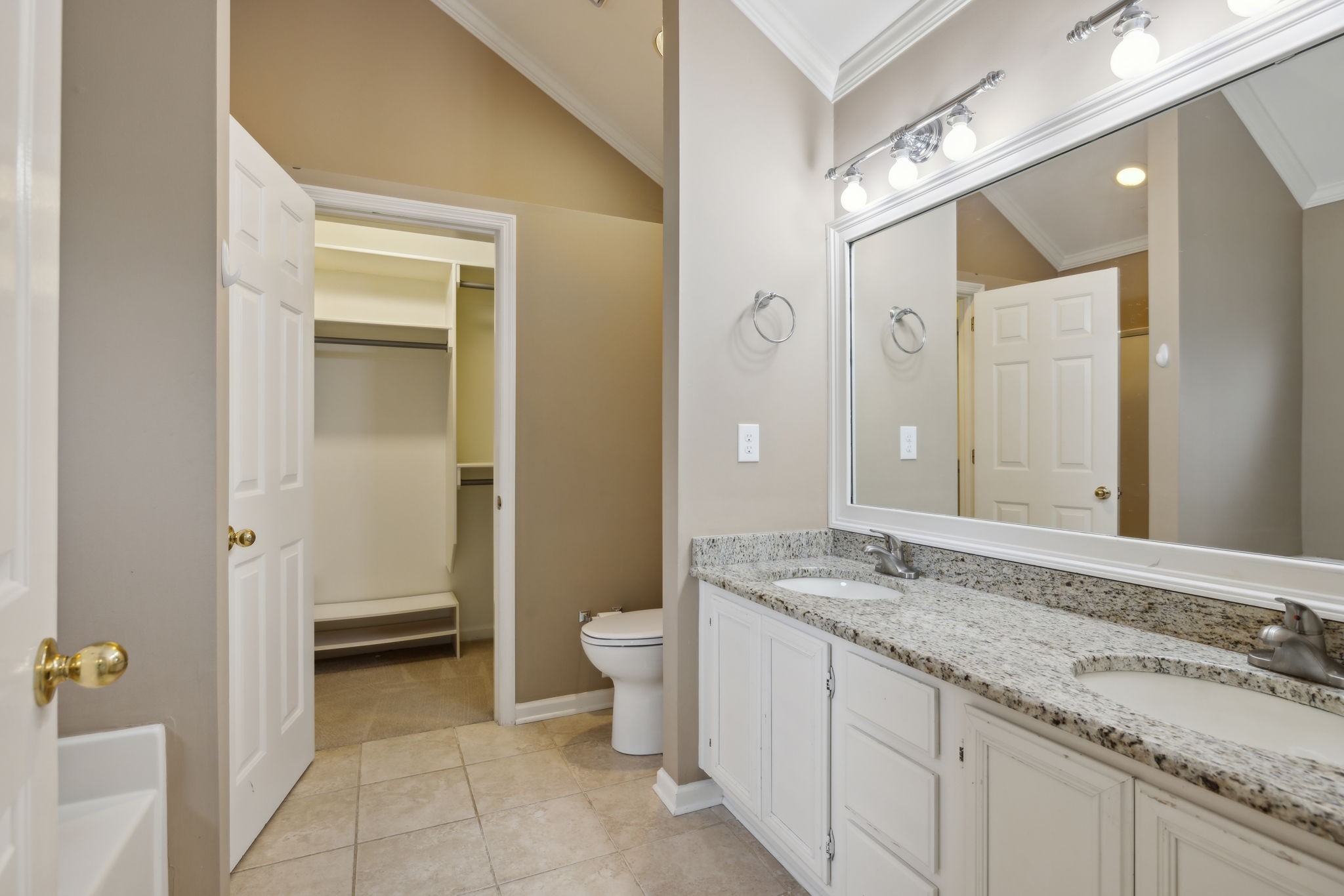 199 Clarendon Cir Property Photo 27