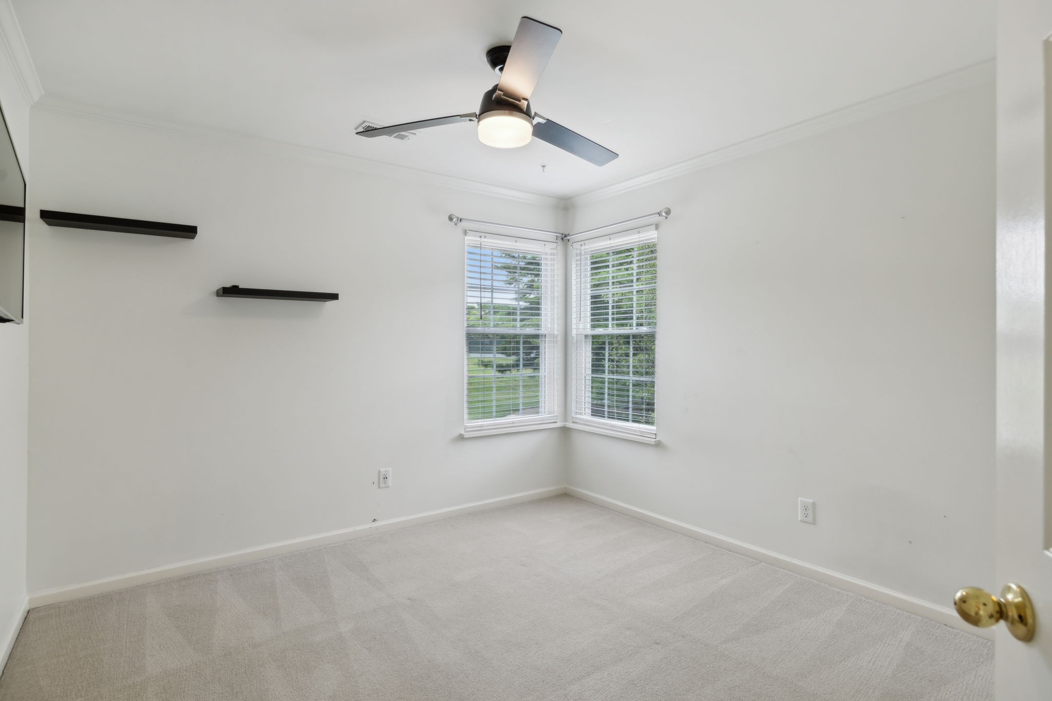 199 Clarendon Cir Property Photo 34