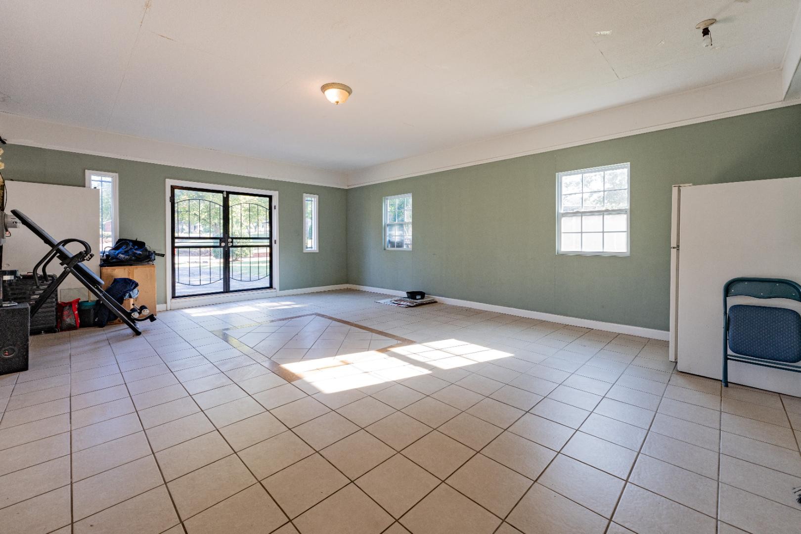 610 Glenpark Ct Property Photo 9