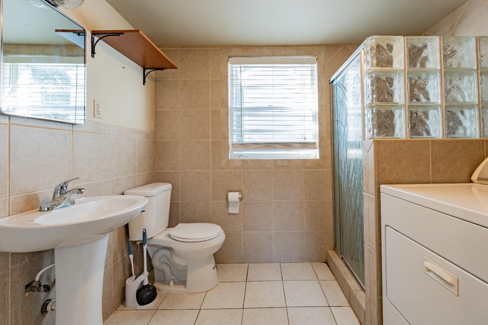 610 Glenpark Ct Property Photo 19