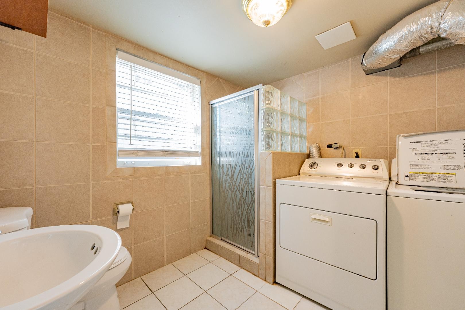 610 Glenpark Ct Property Photo 20