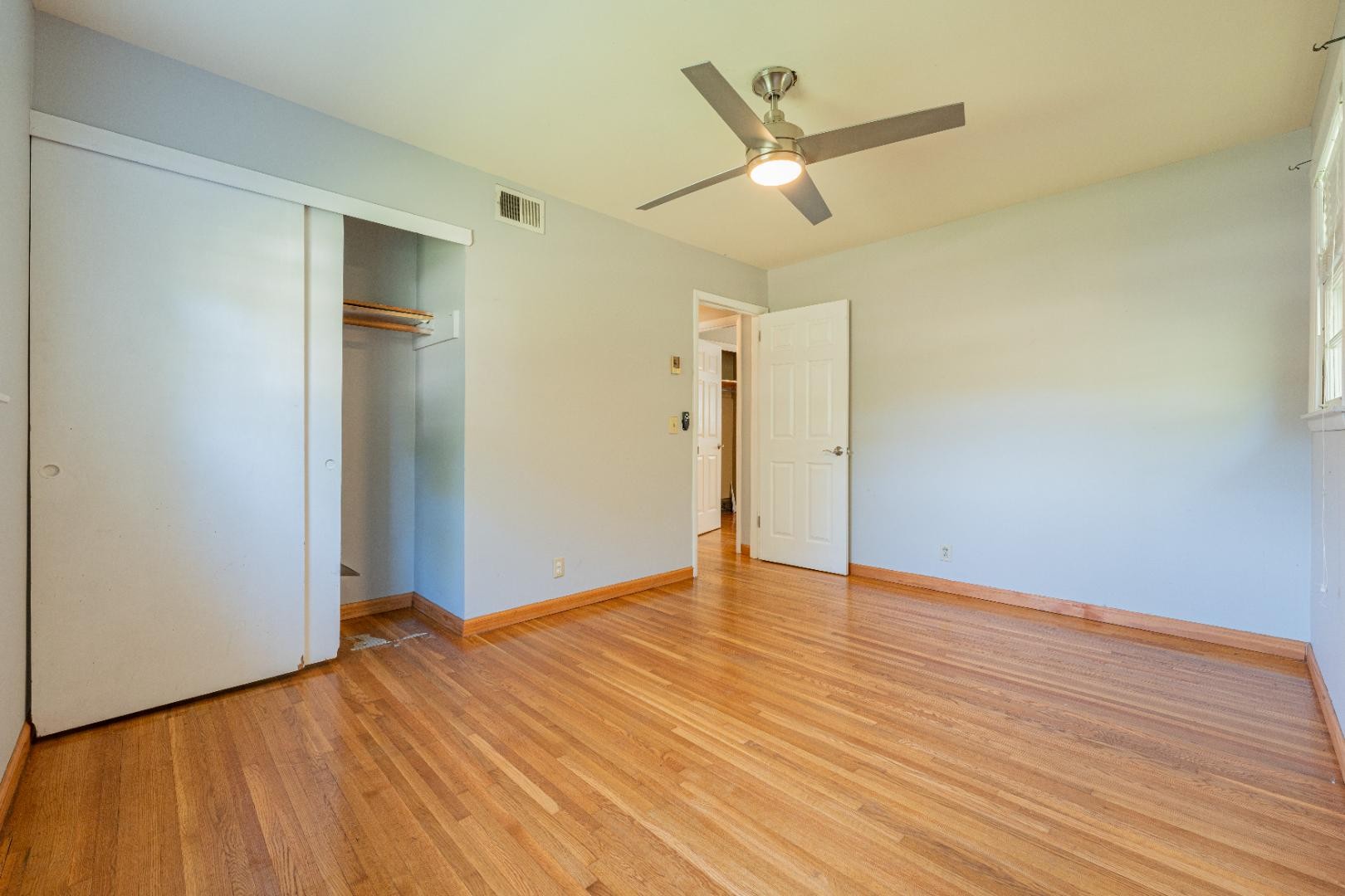 610 Glenpark Ct Property Photo 28