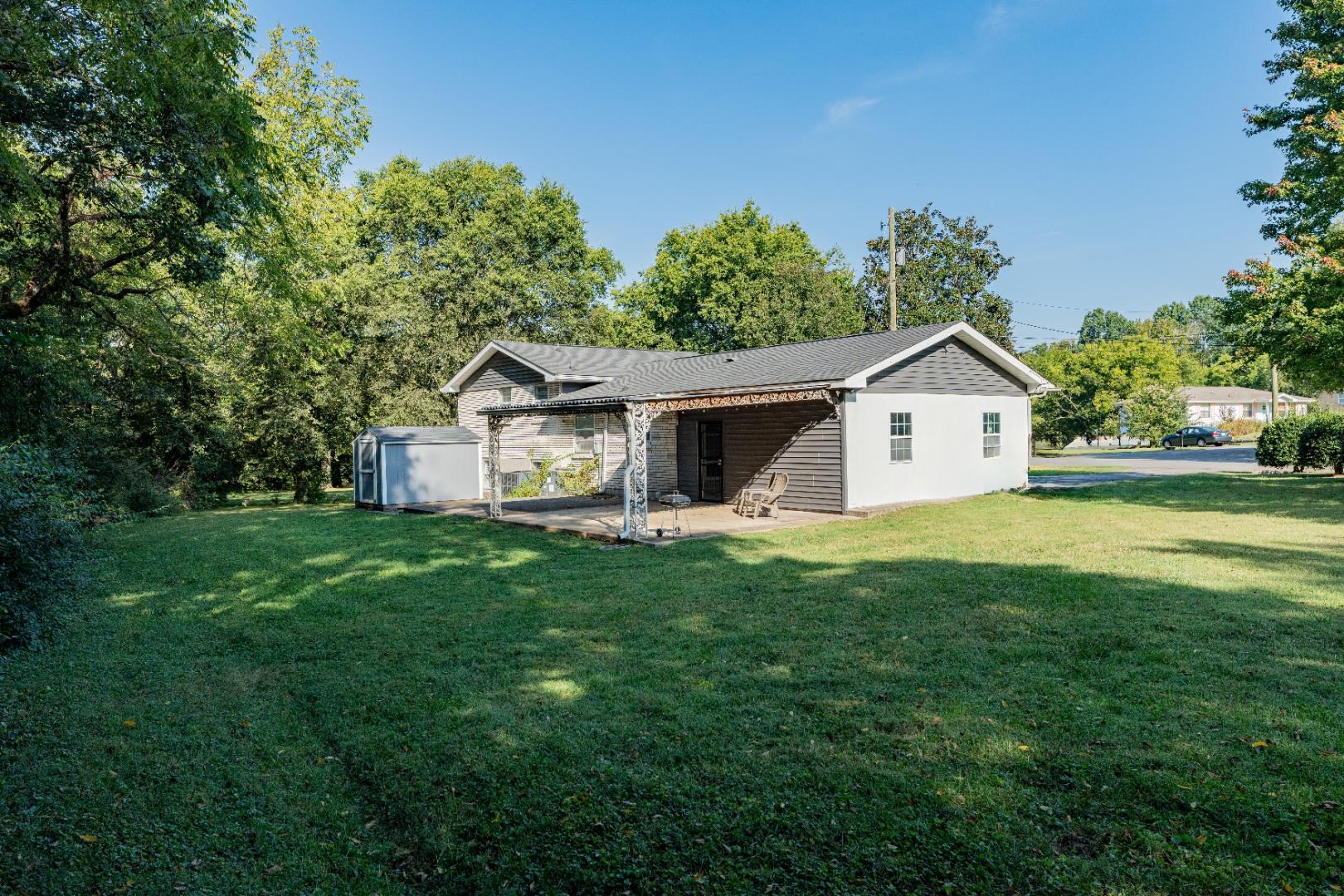 610 Glenpark Ct Property Photo 31