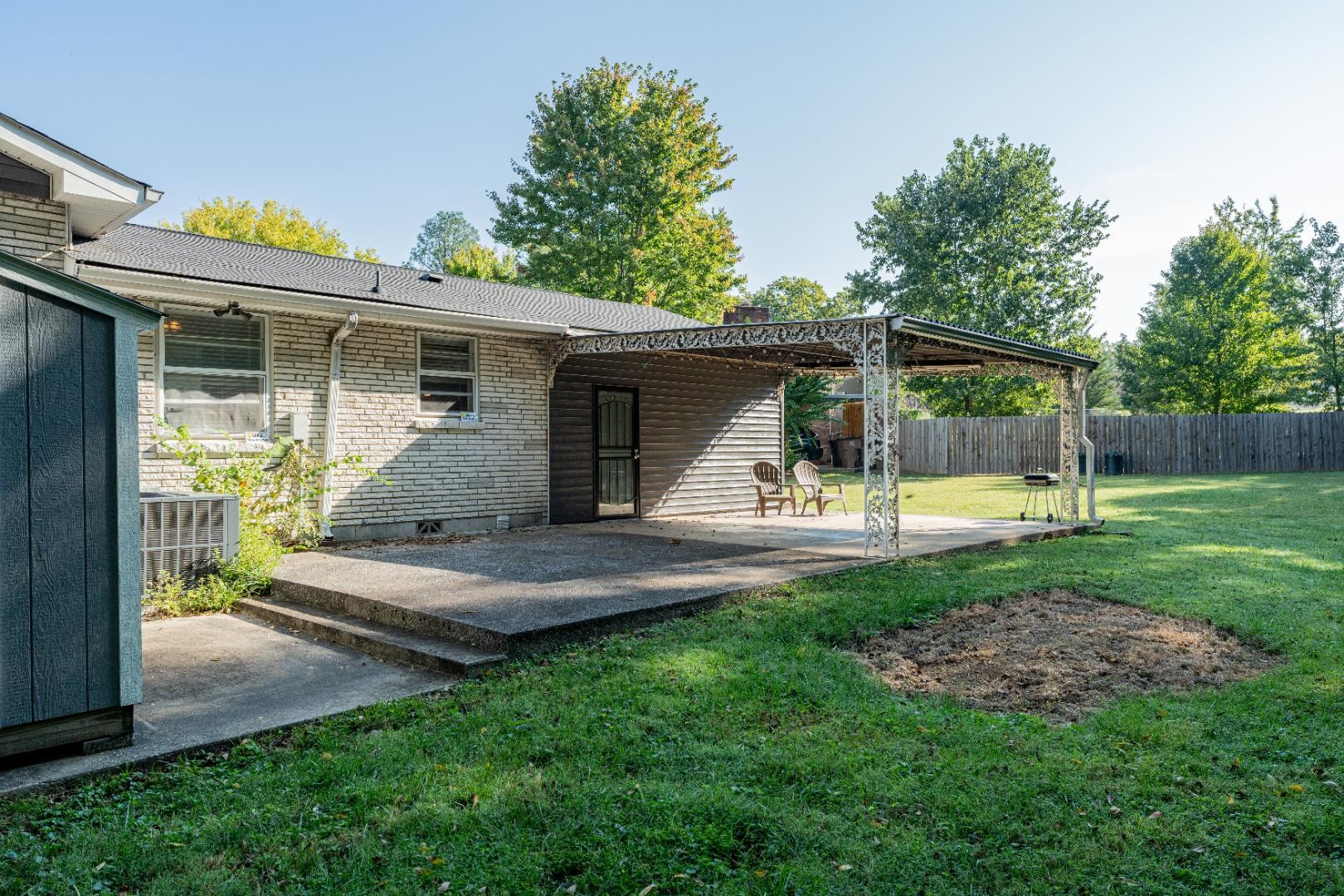 610 Glenpark Ct Property Photo 32