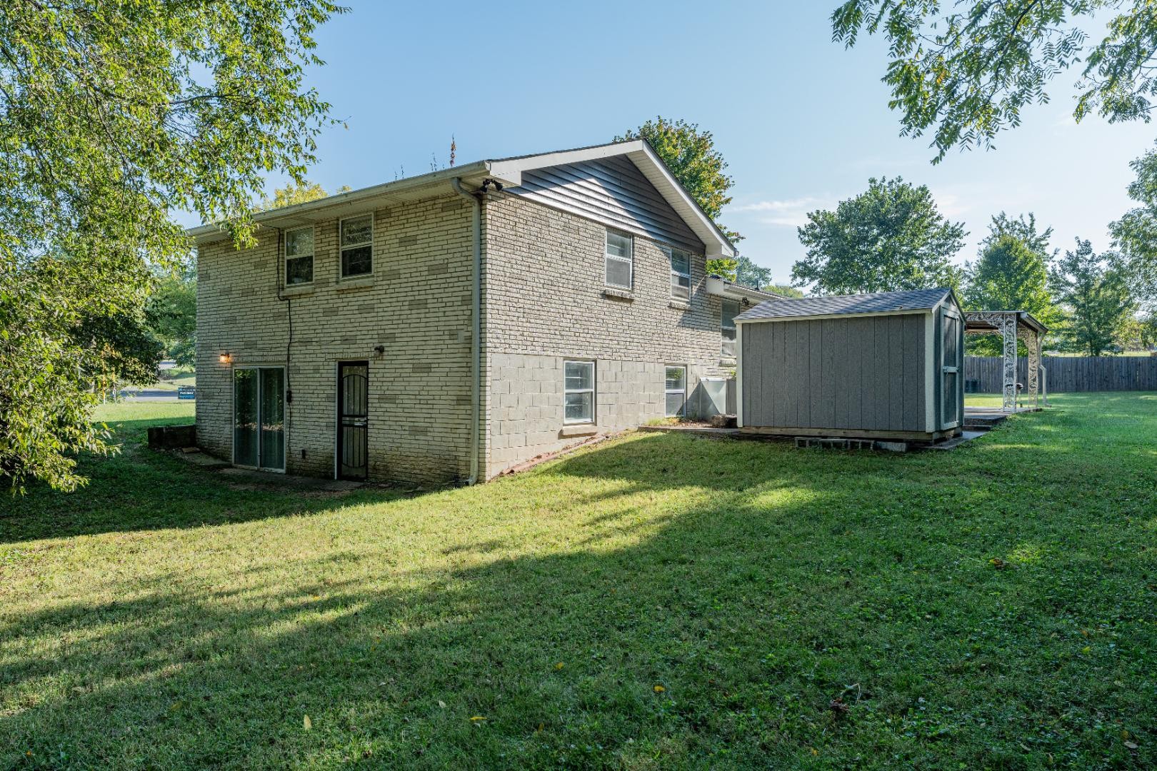 610 Glenpark Ct Property Photo 33