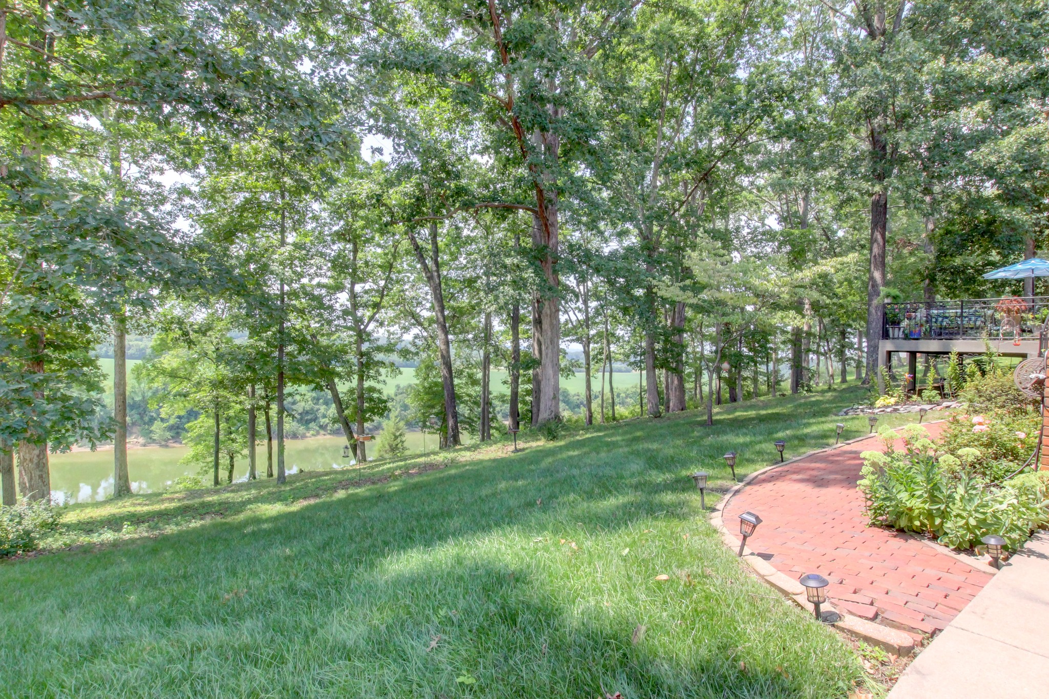 2070 Queens Bluff Way Property Photo 3