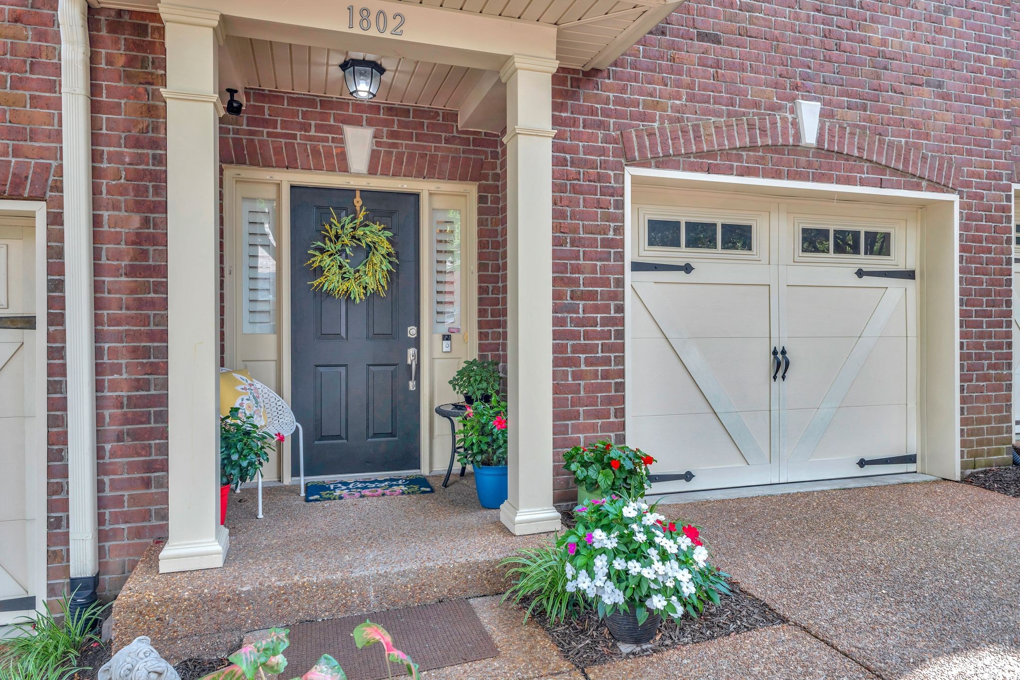 1802 Brentwood Pointe Property Photo 2