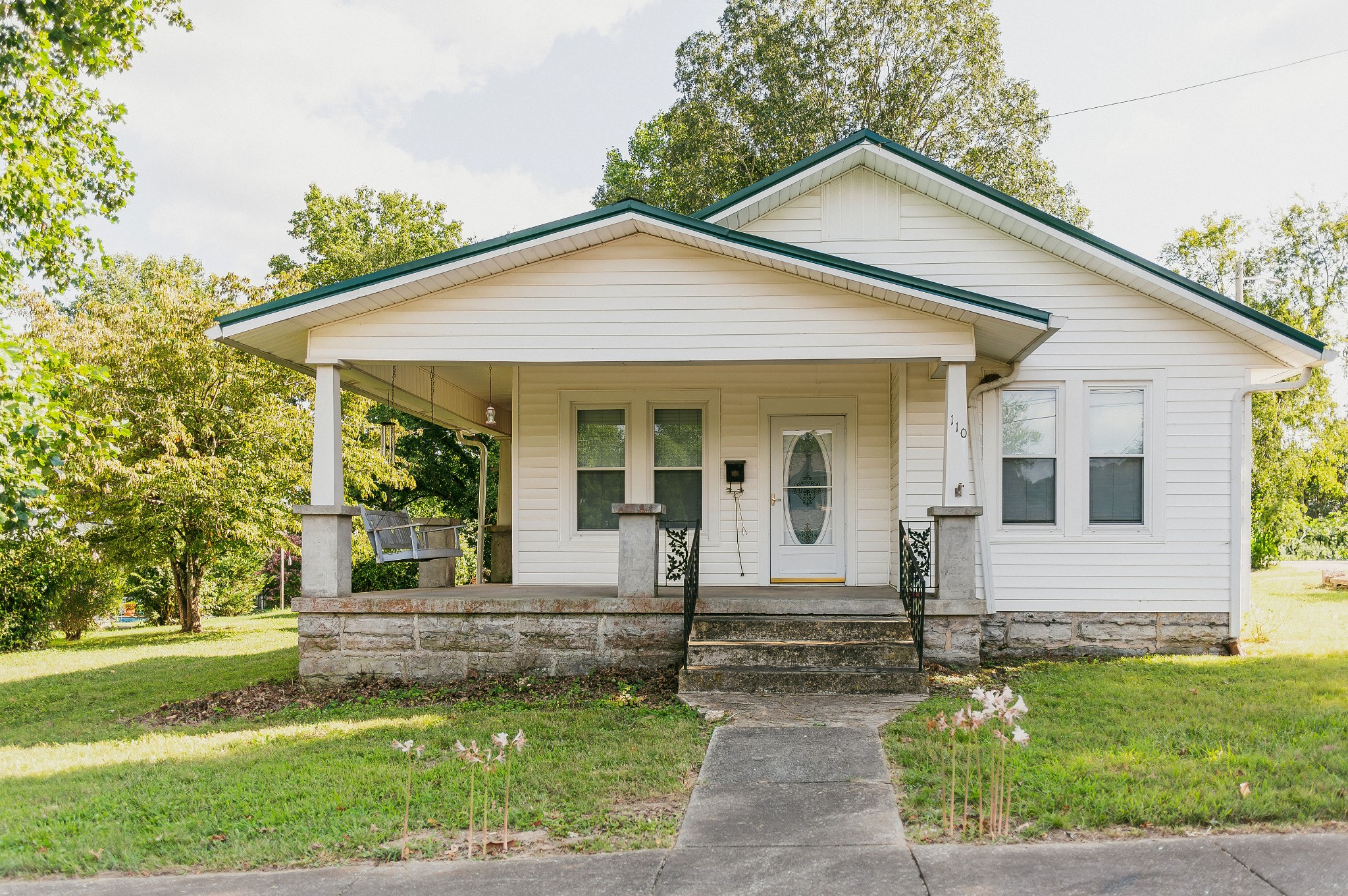110 Jefferson Ave, E Property Photo 1