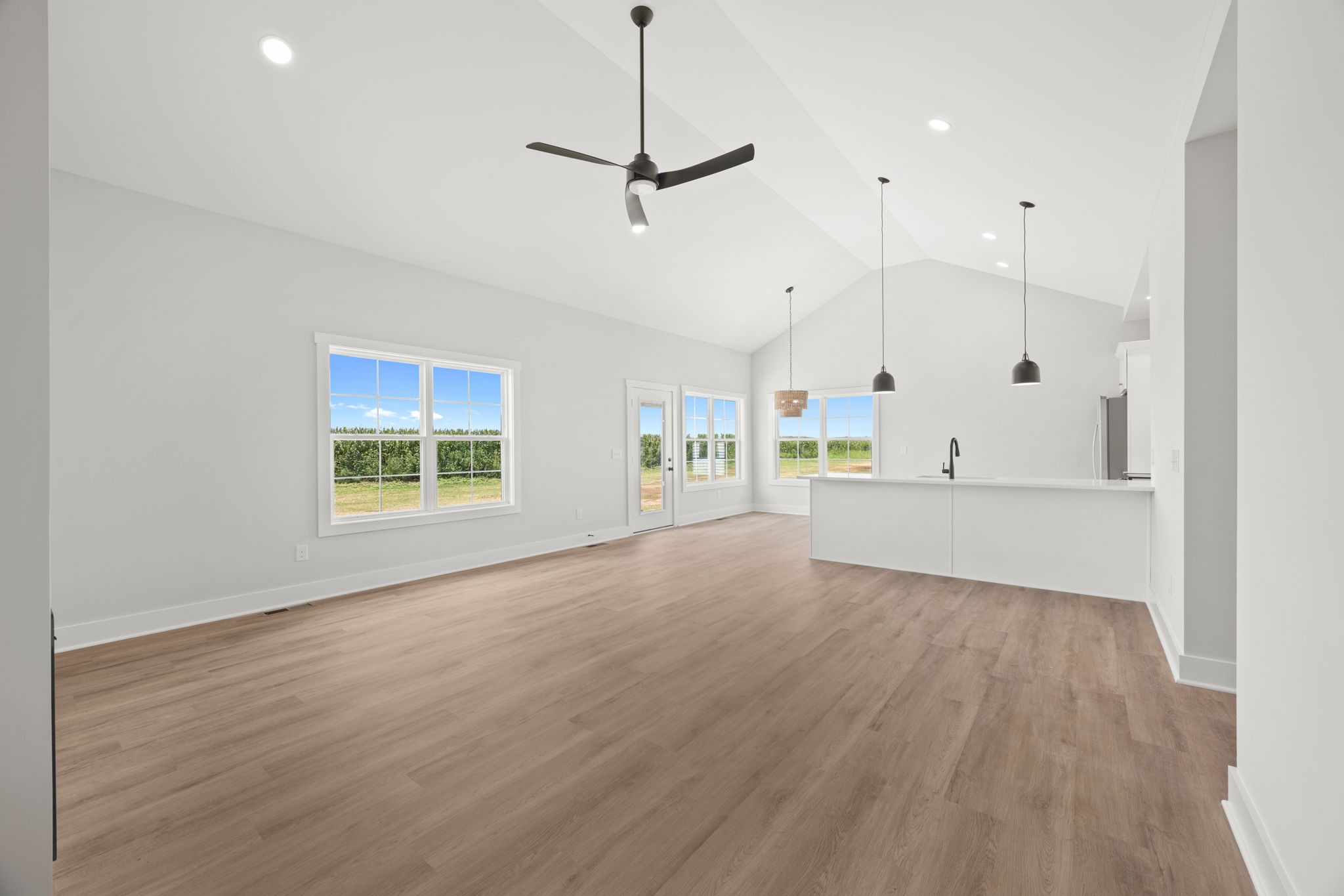 411 Victoria Way Property Photo 6