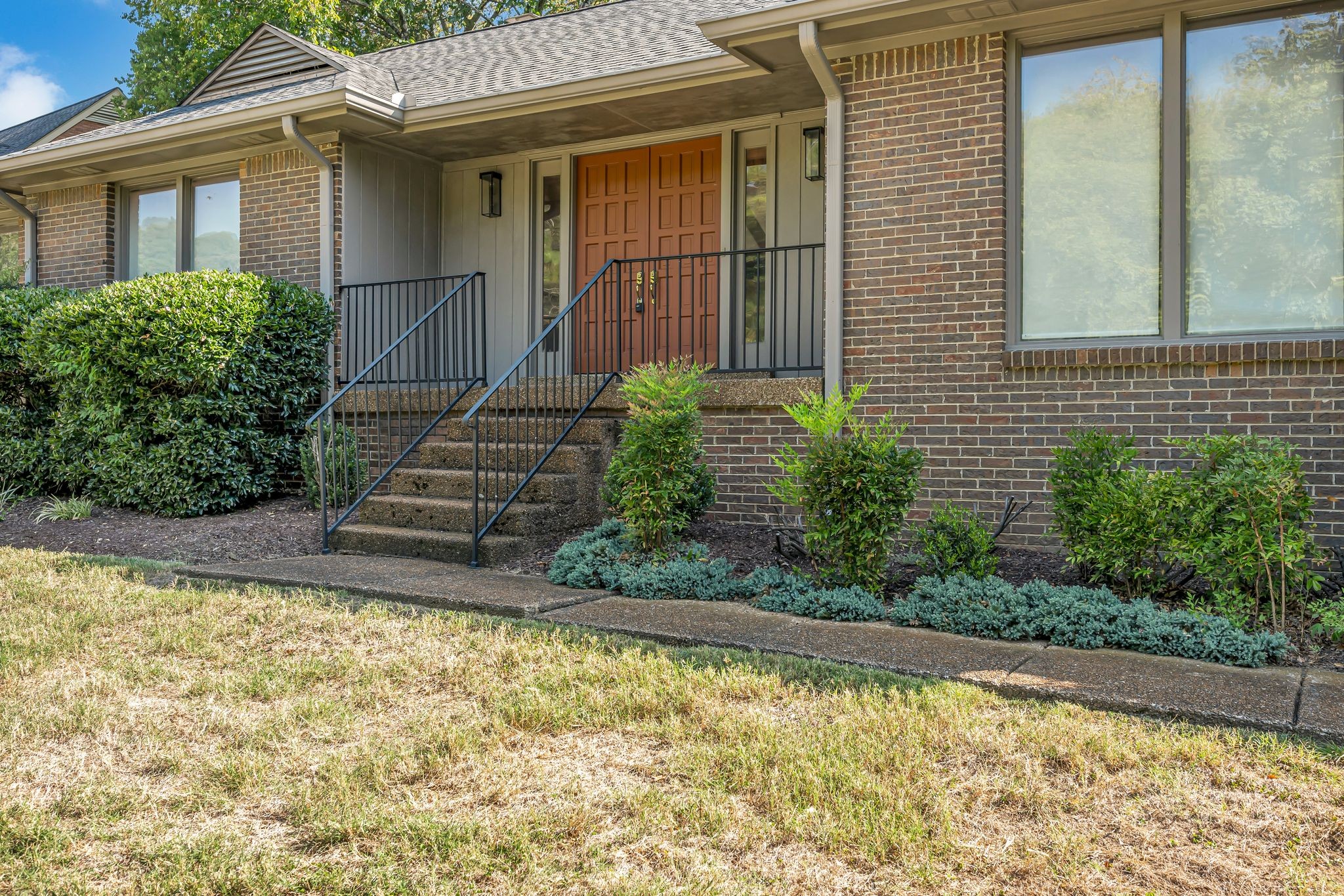 6106 Foxland Dr Property Photo 3