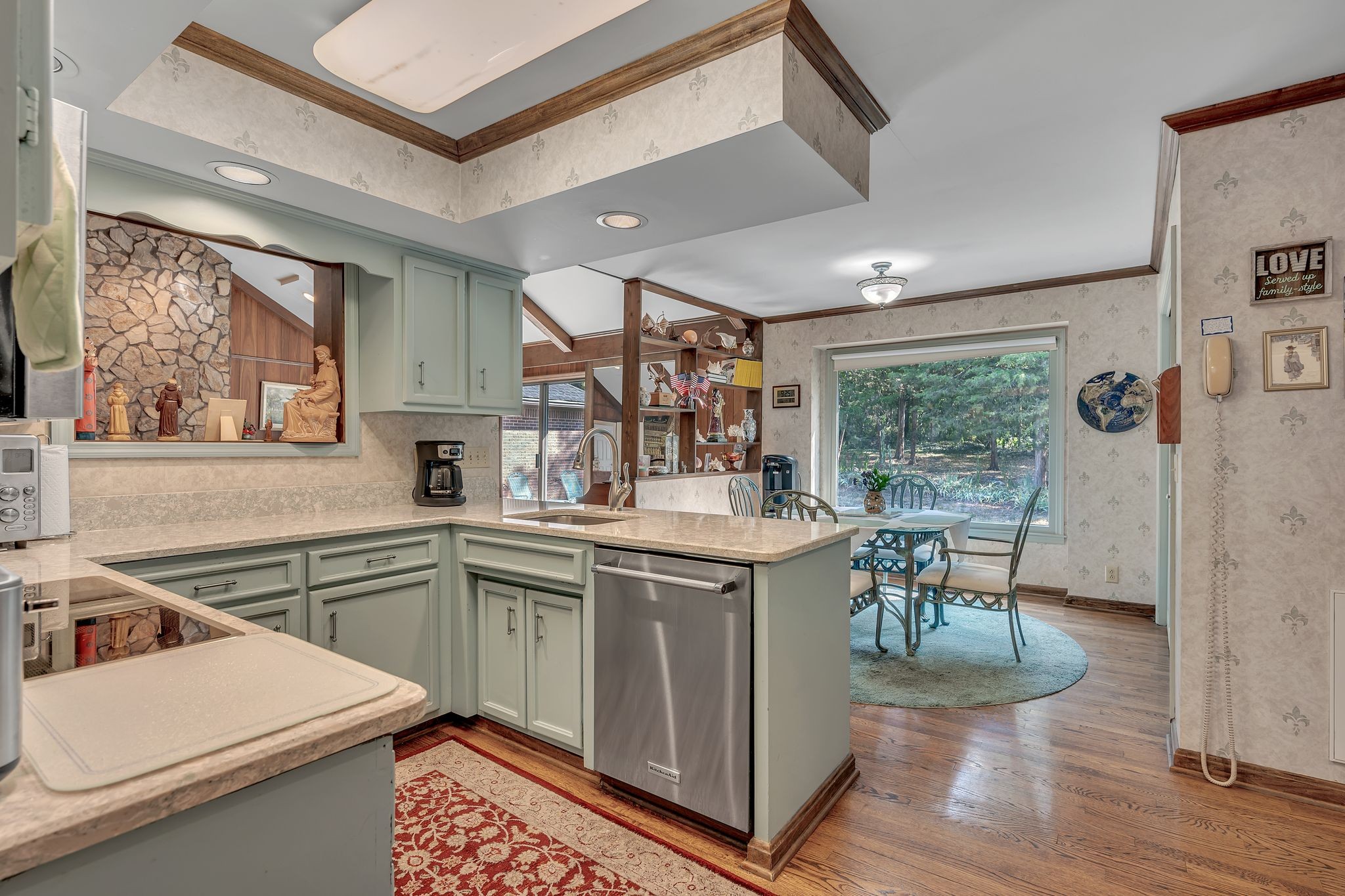 6106 Foxland Dr Property Photo 8