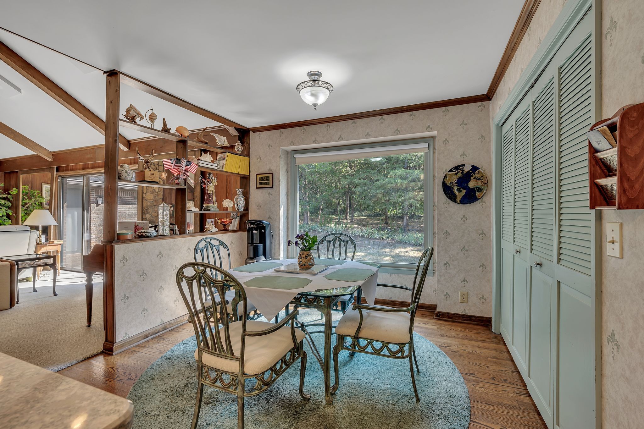 6106 Foxland Dr Property Photo 12