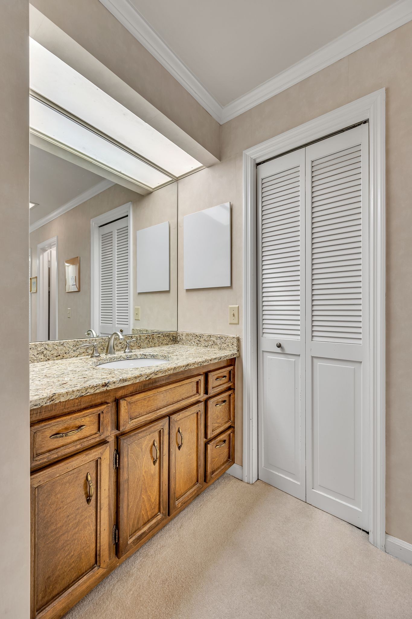 6106 Foxland Dr Property Photo 16