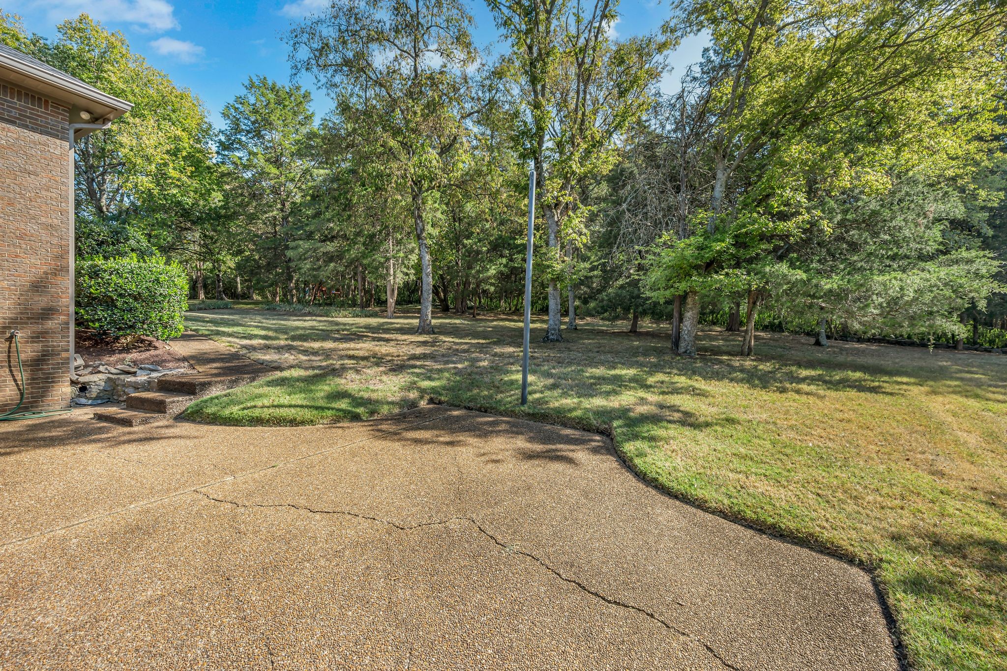 6106 Foxland Dr Property Photo 22